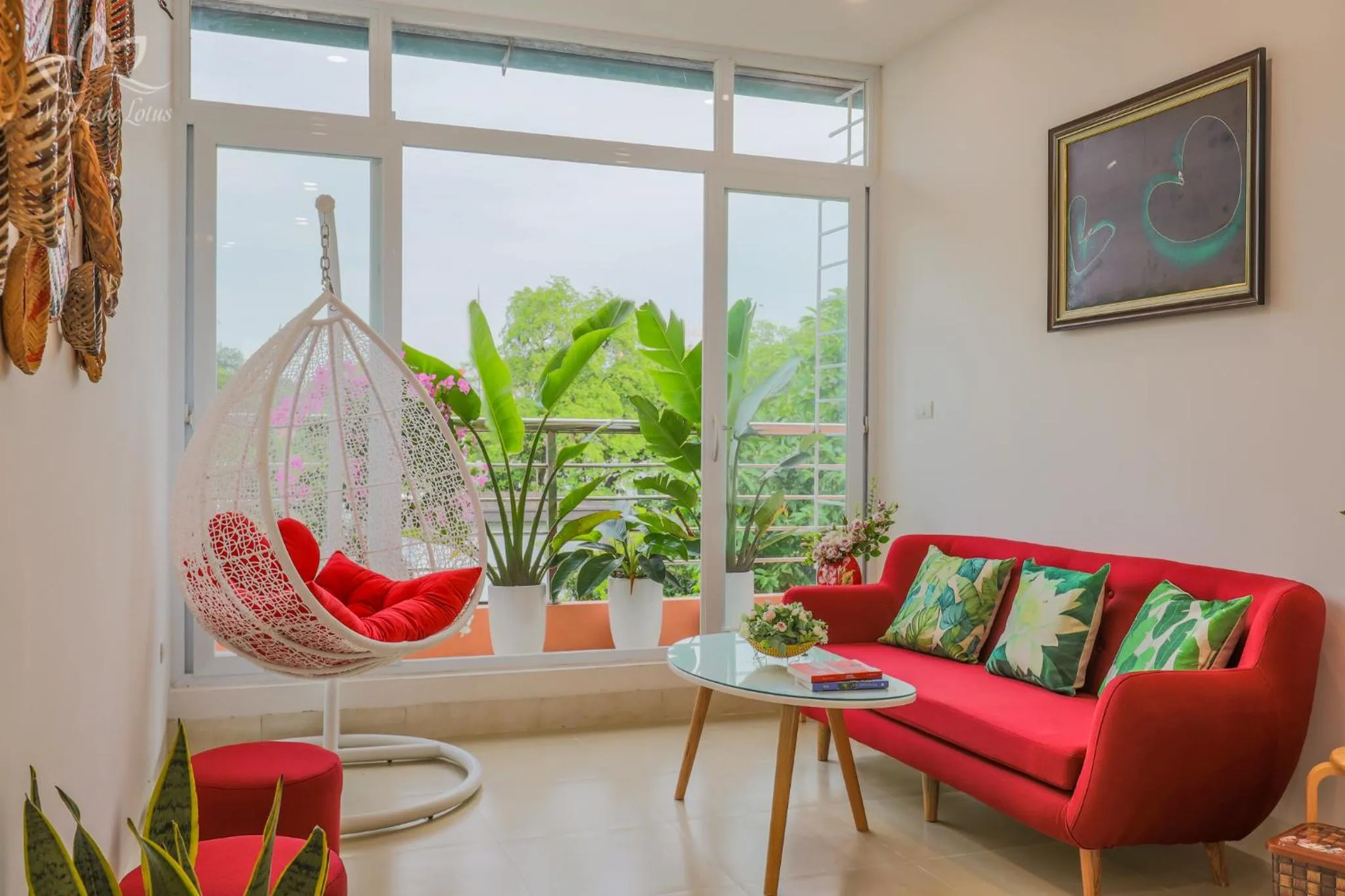 Lounge or bar in The Lakeview - West Lake Lotus Apartments