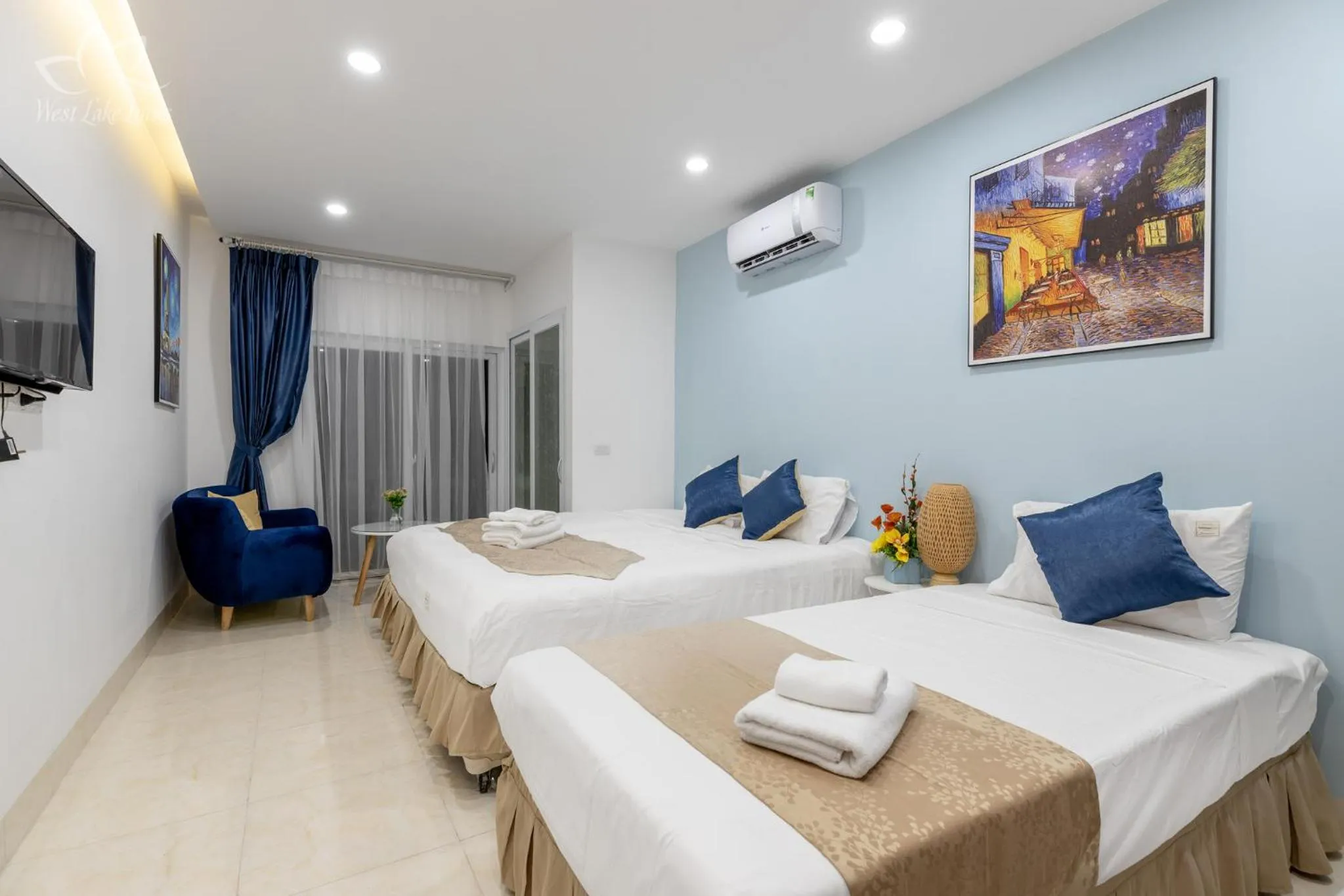 Bed in The Lakeview - West Lake Lotus Apartments