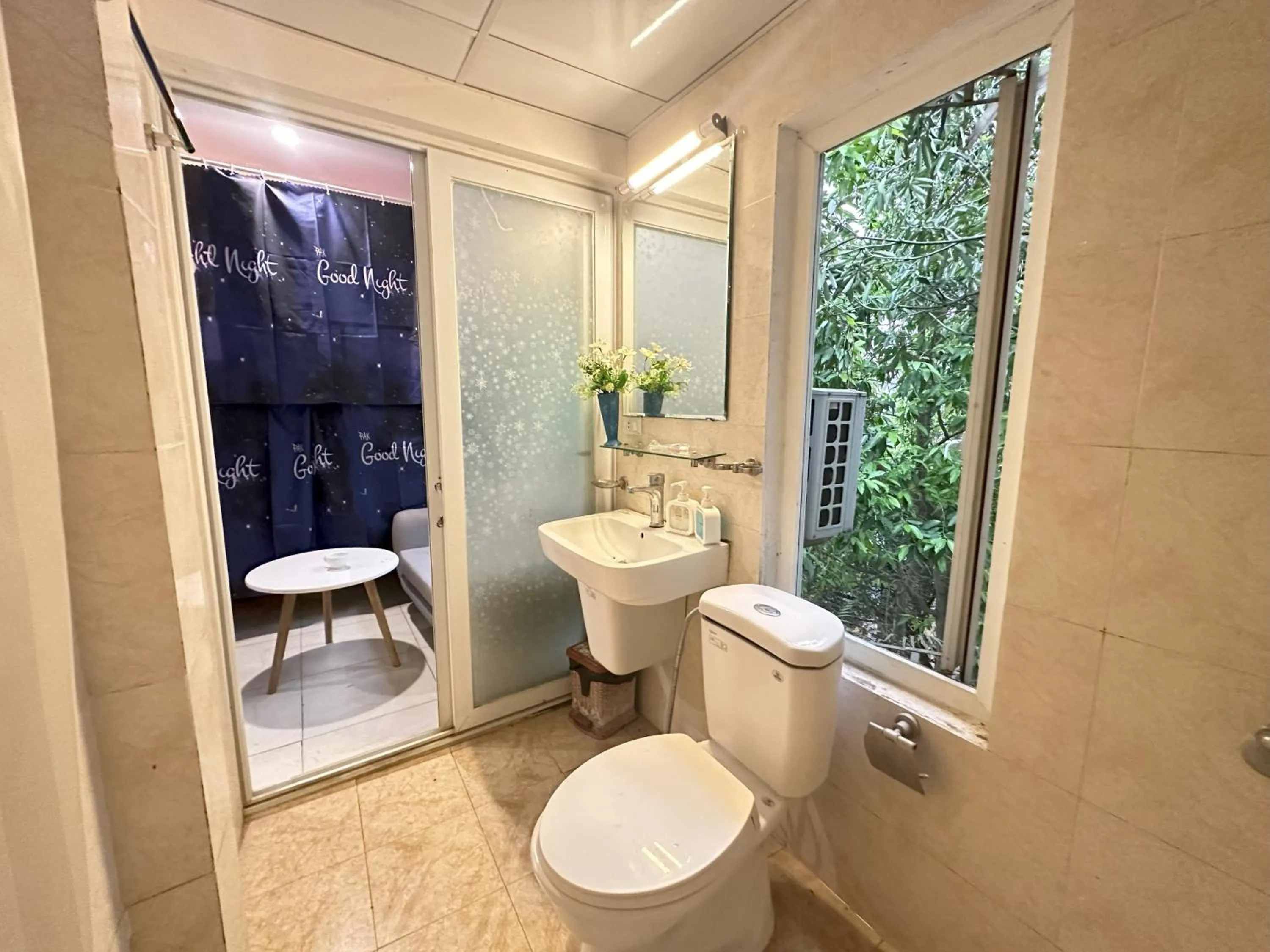 Shower in The Lakeview - West Lake Lotus Apartments