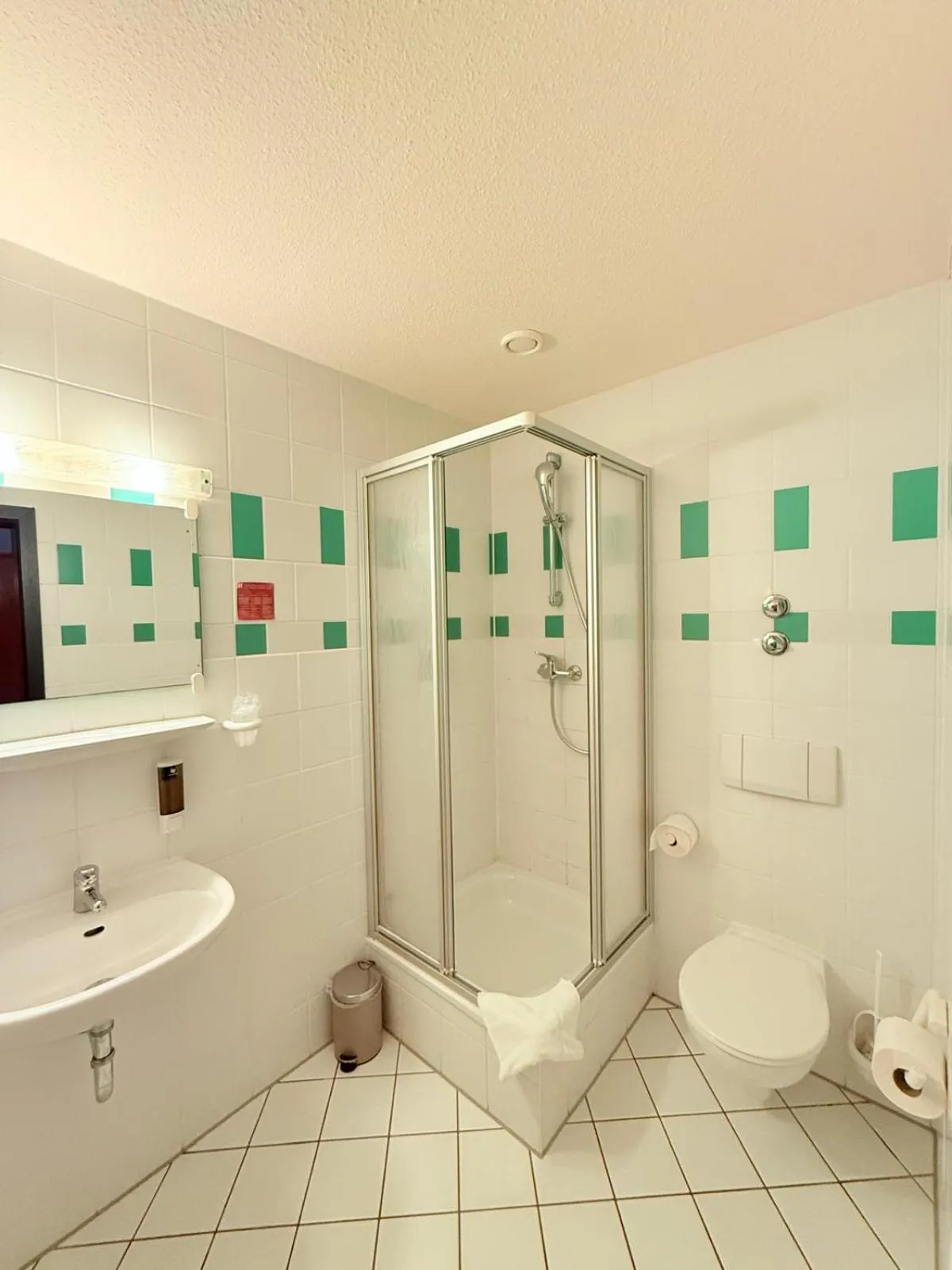 Shower in Hotel Merseburger Hof