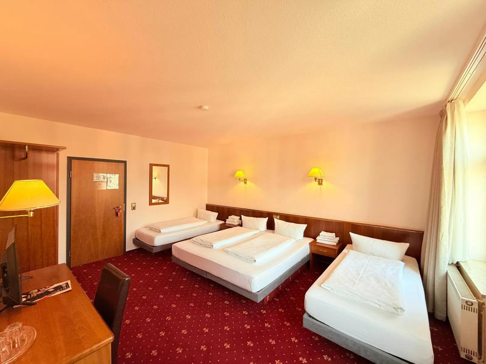 Bedroom, Bed in Hotel Merseburger Hof