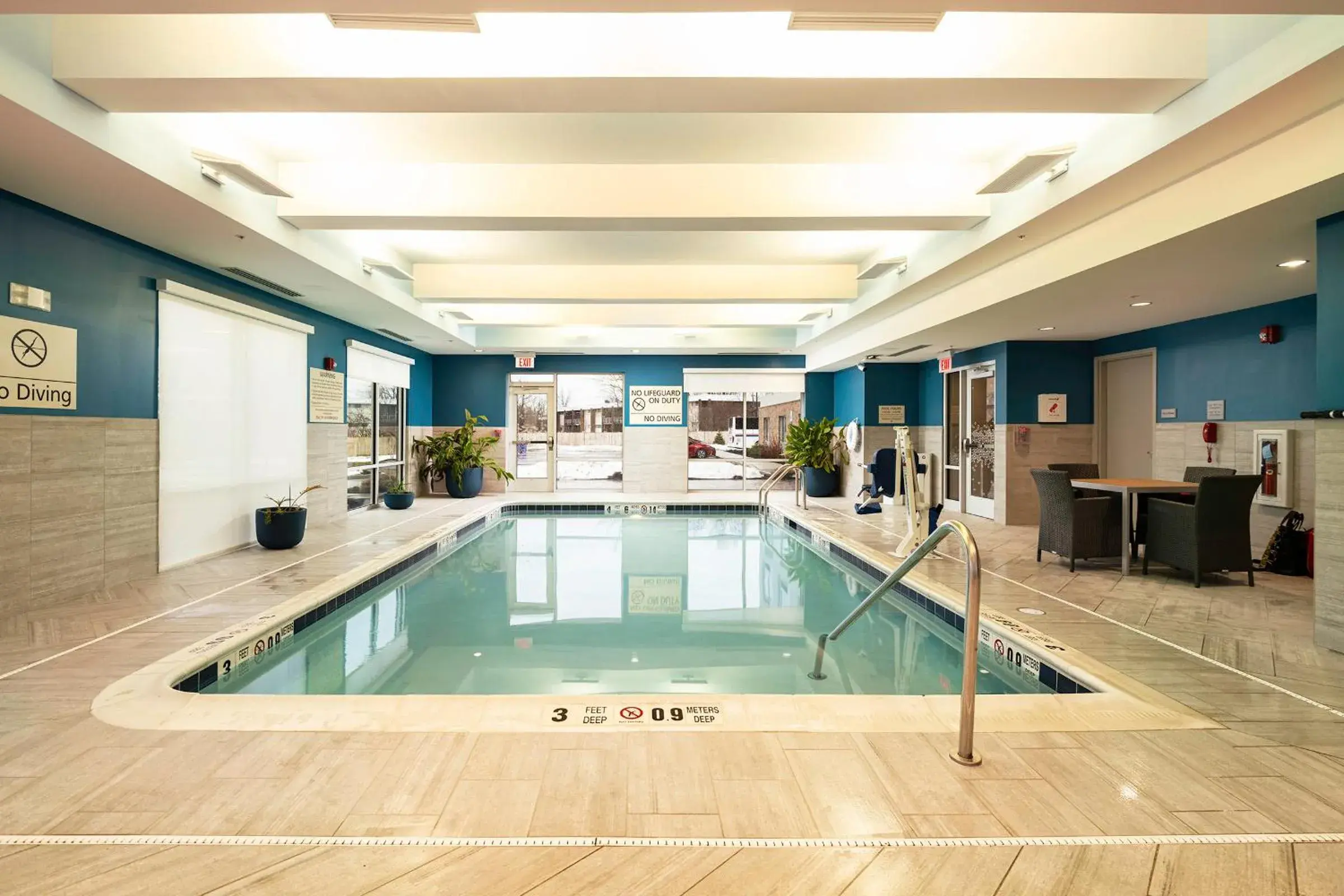 Swimming pool in Hampton Inn Buffalo - Amherst Swimming pool in Hampton Inn Buffalo - Amherst