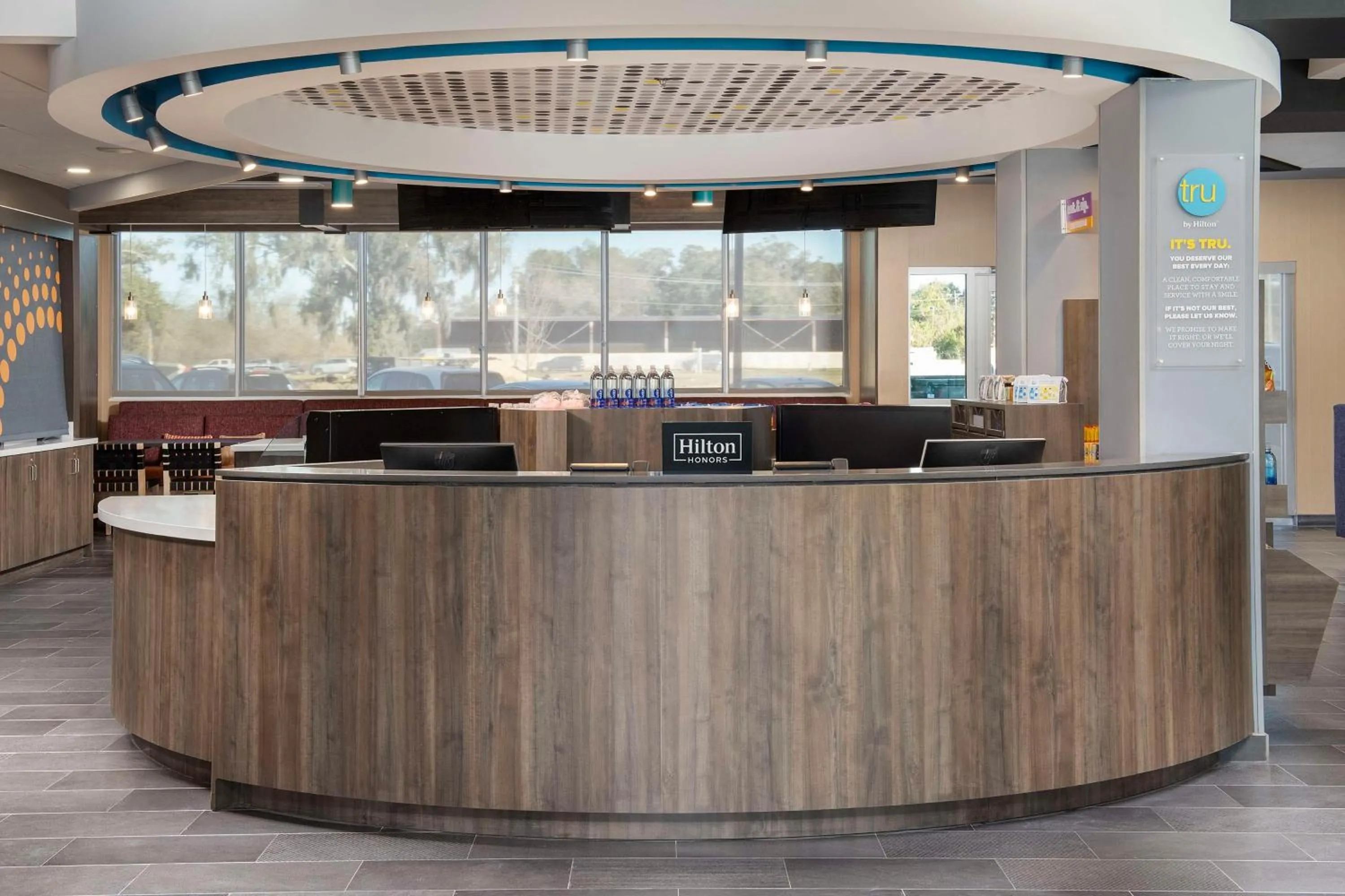 Lobby or reception in Tru by Hilton Beaufort, Sc