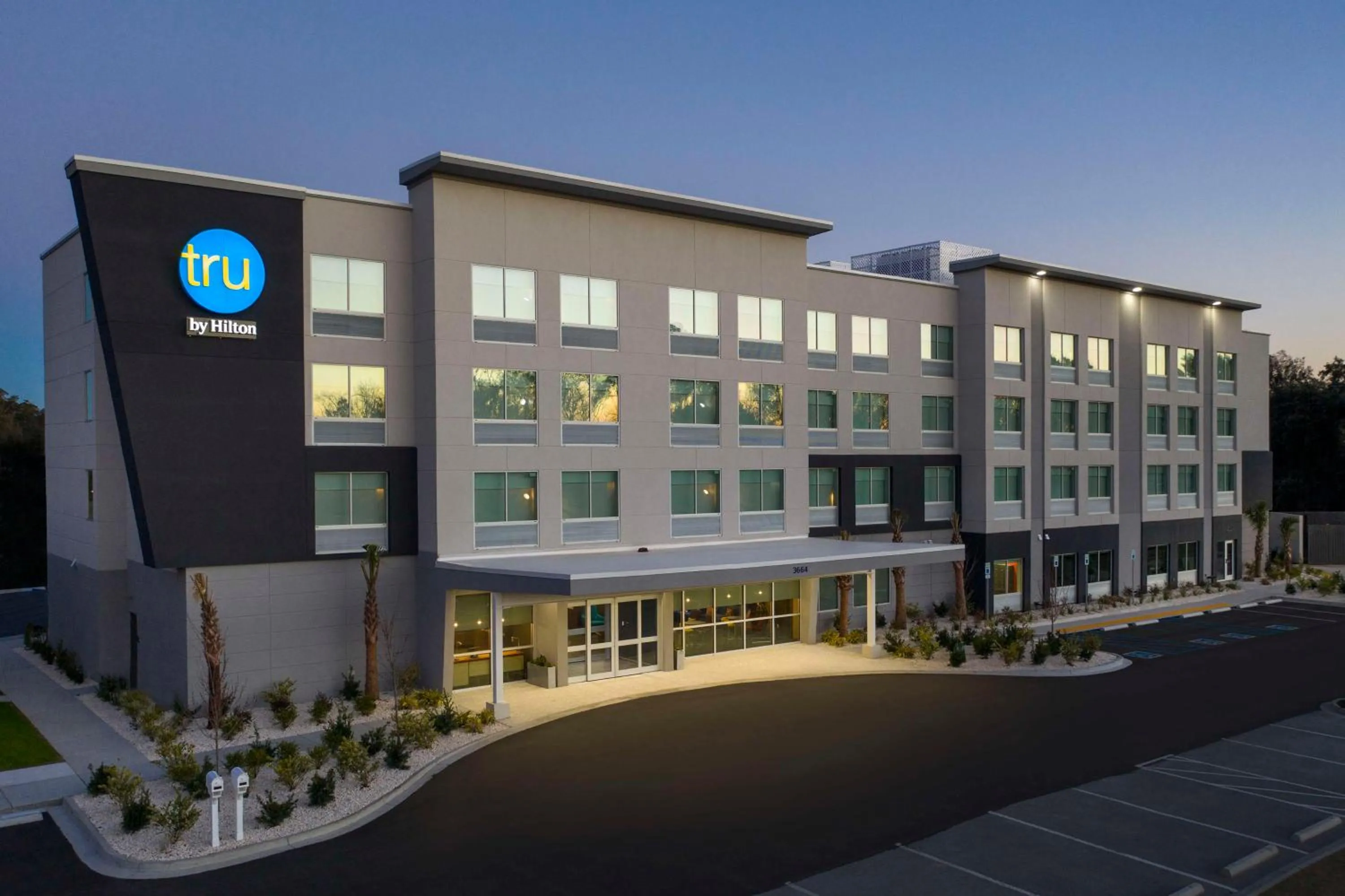 Property building in Tru by Hilton Beaufort, Sc