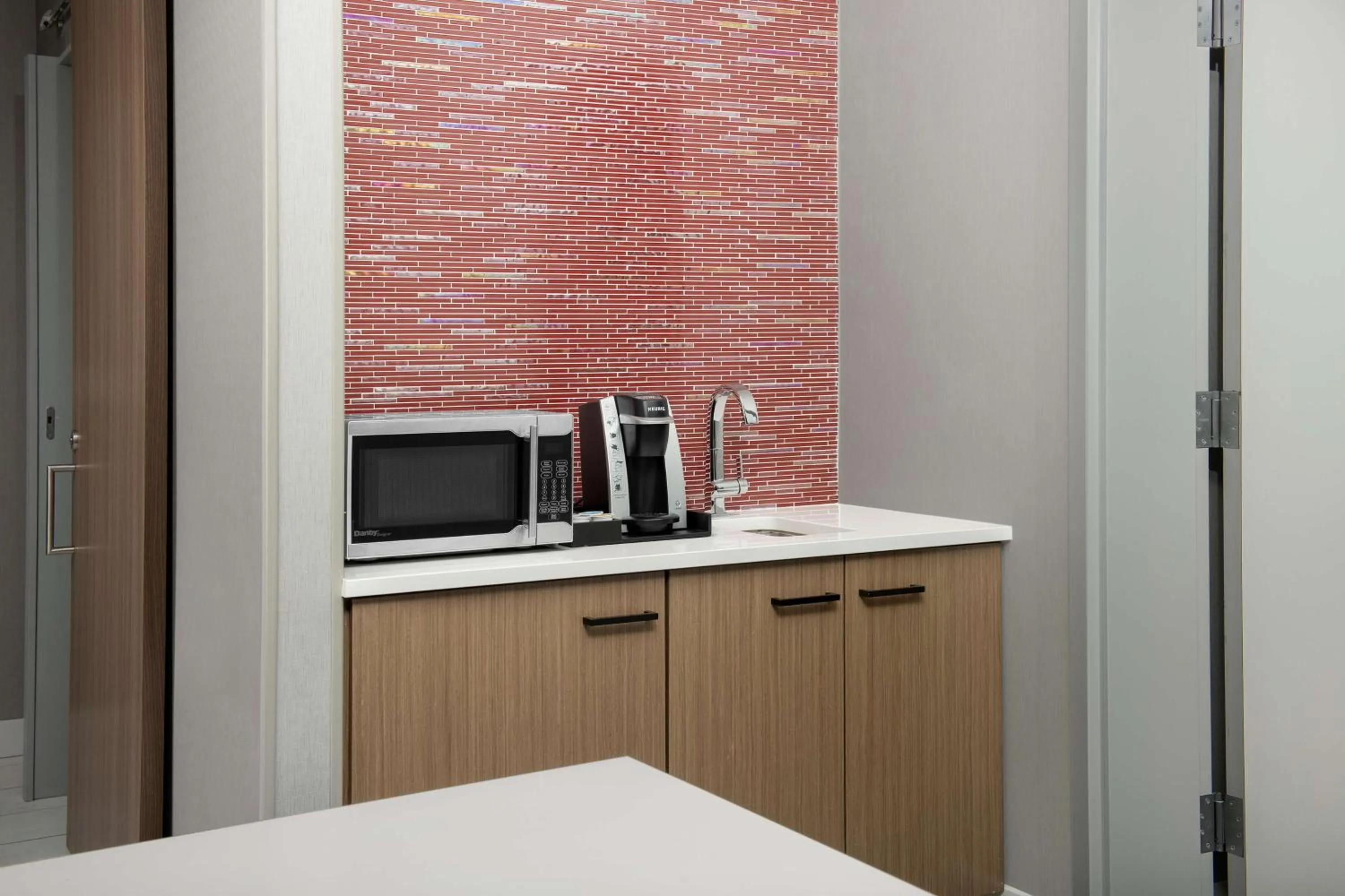 Photo of the whole room in Hilton Garden Inn San Jose Airport