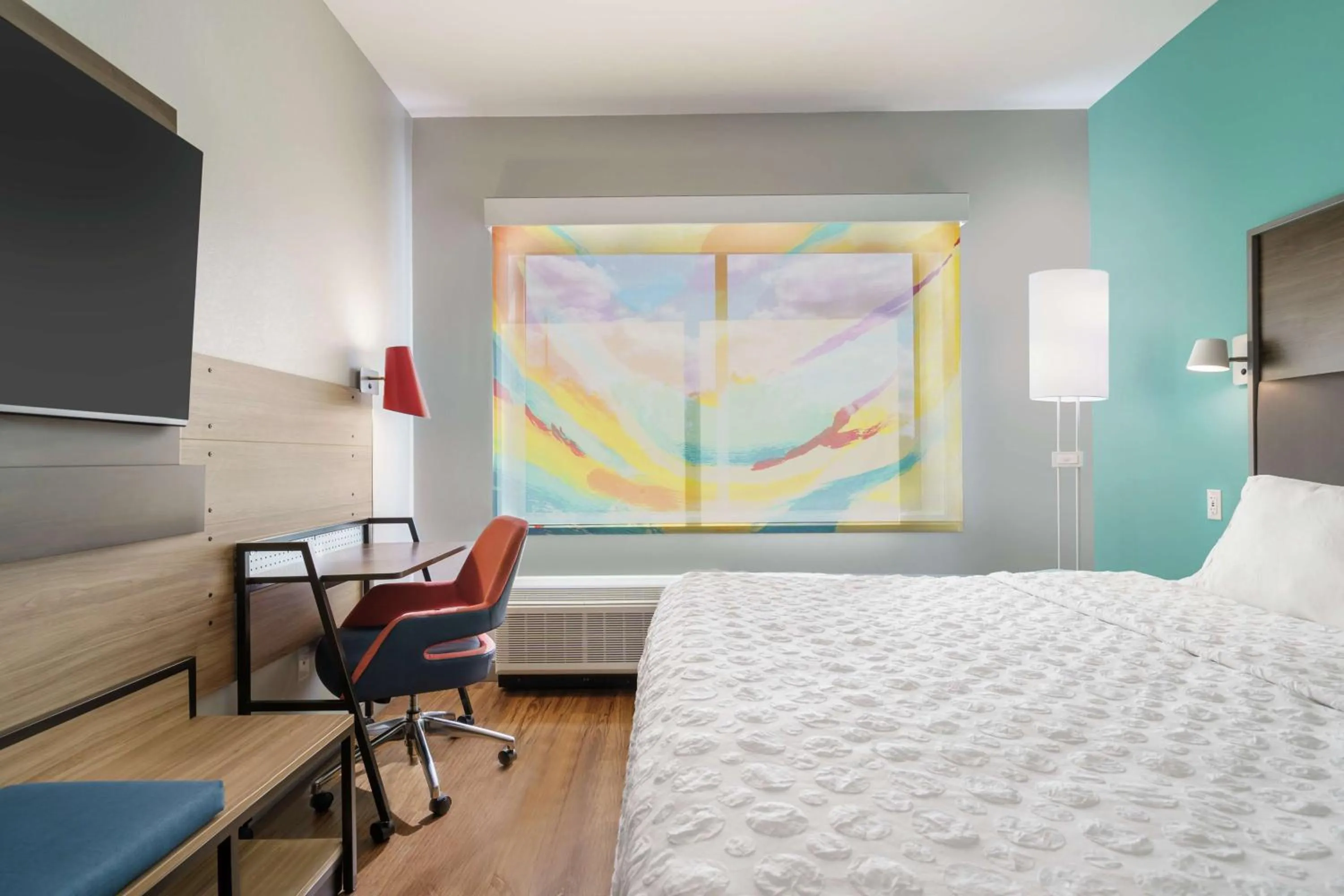 Bedroom, Bed in Tru By Hilton Sandusky, Oh