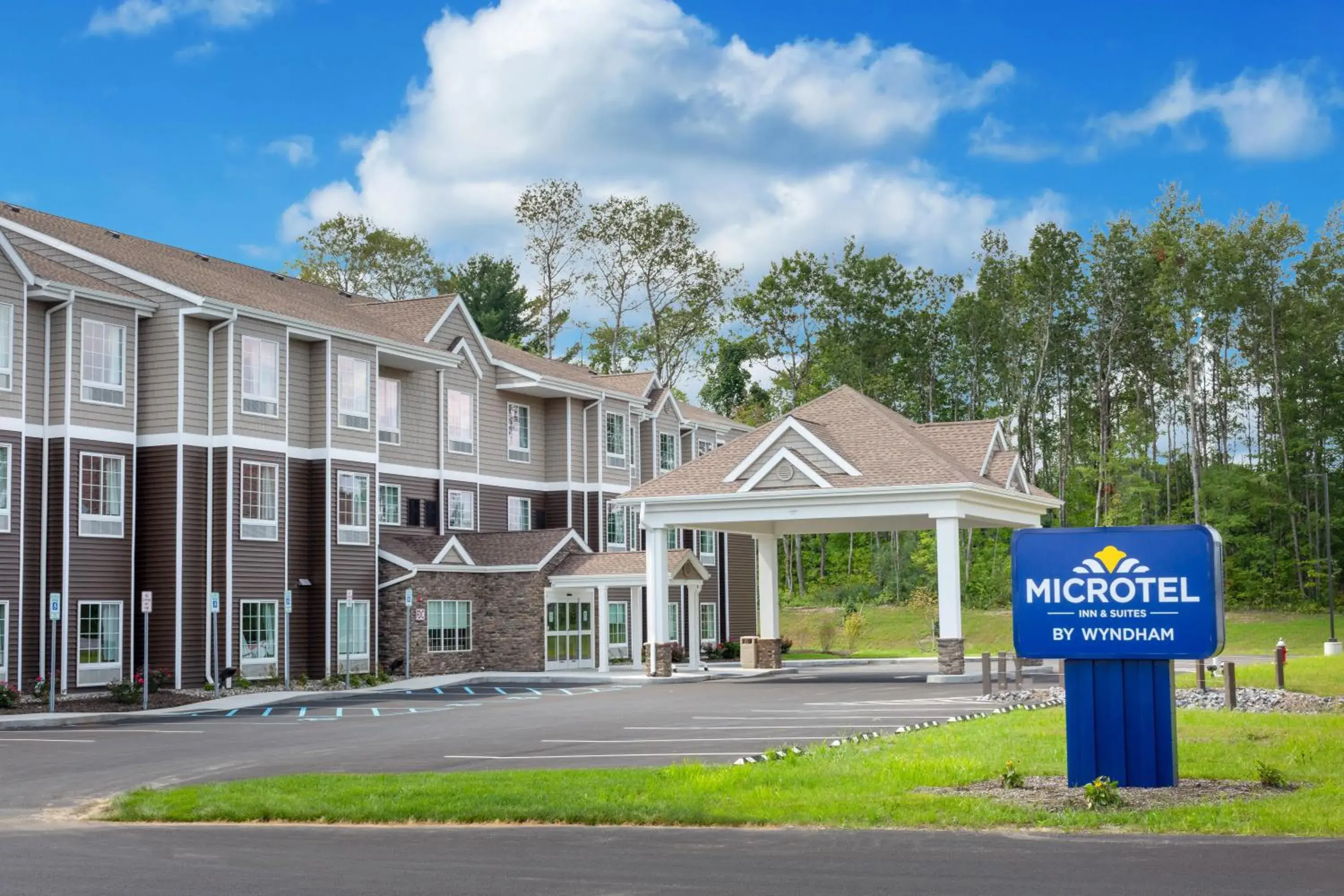 Property building in Microtel Inn & Suites by Wyndham Amsterdam NY Property building in Microtel Inn & Suites by Wyndham Amsterdam NY