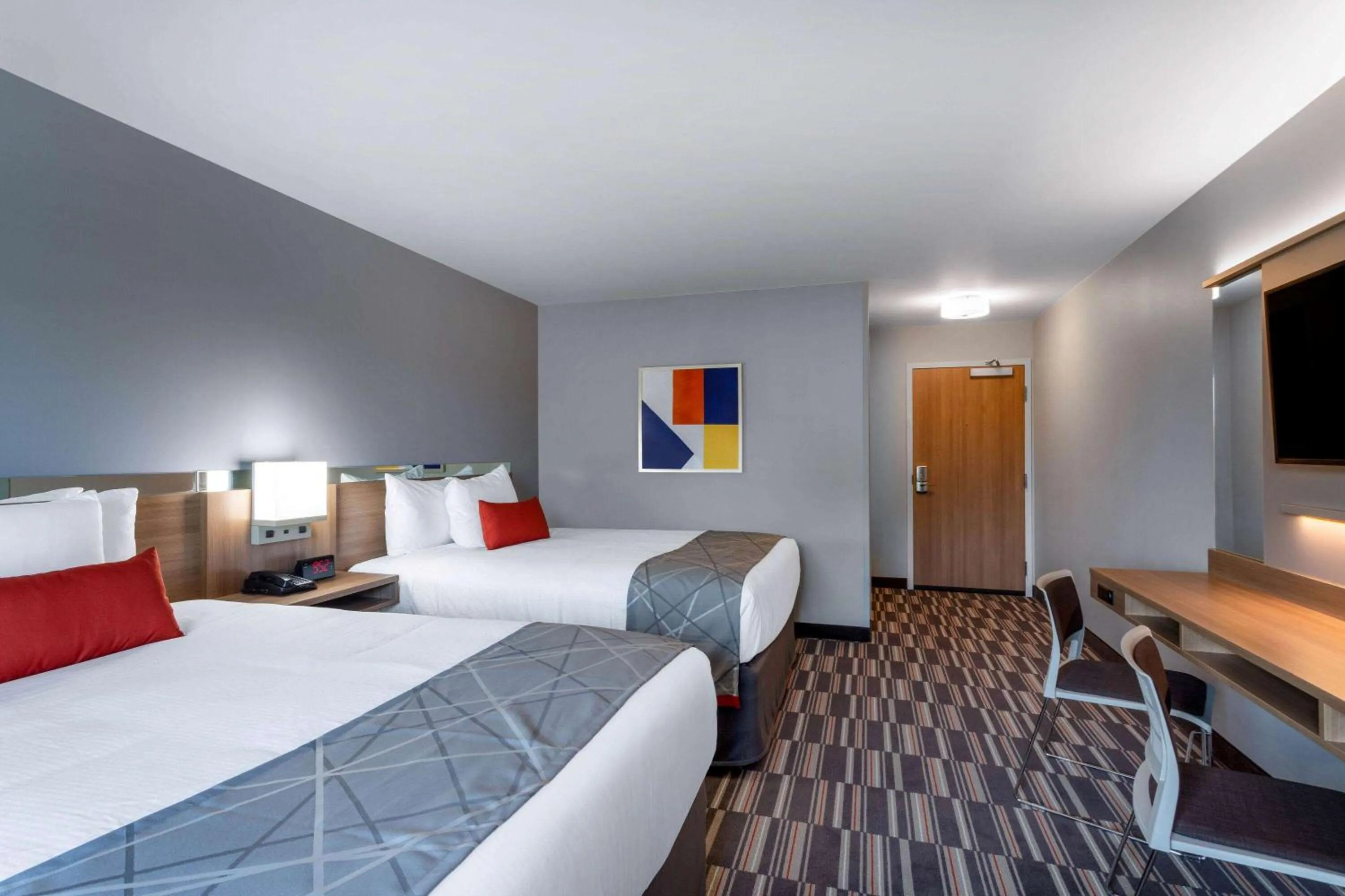 Photo of the whole room, Bed in Microtel Inn & Suites by Wyndham Amsterdam NY