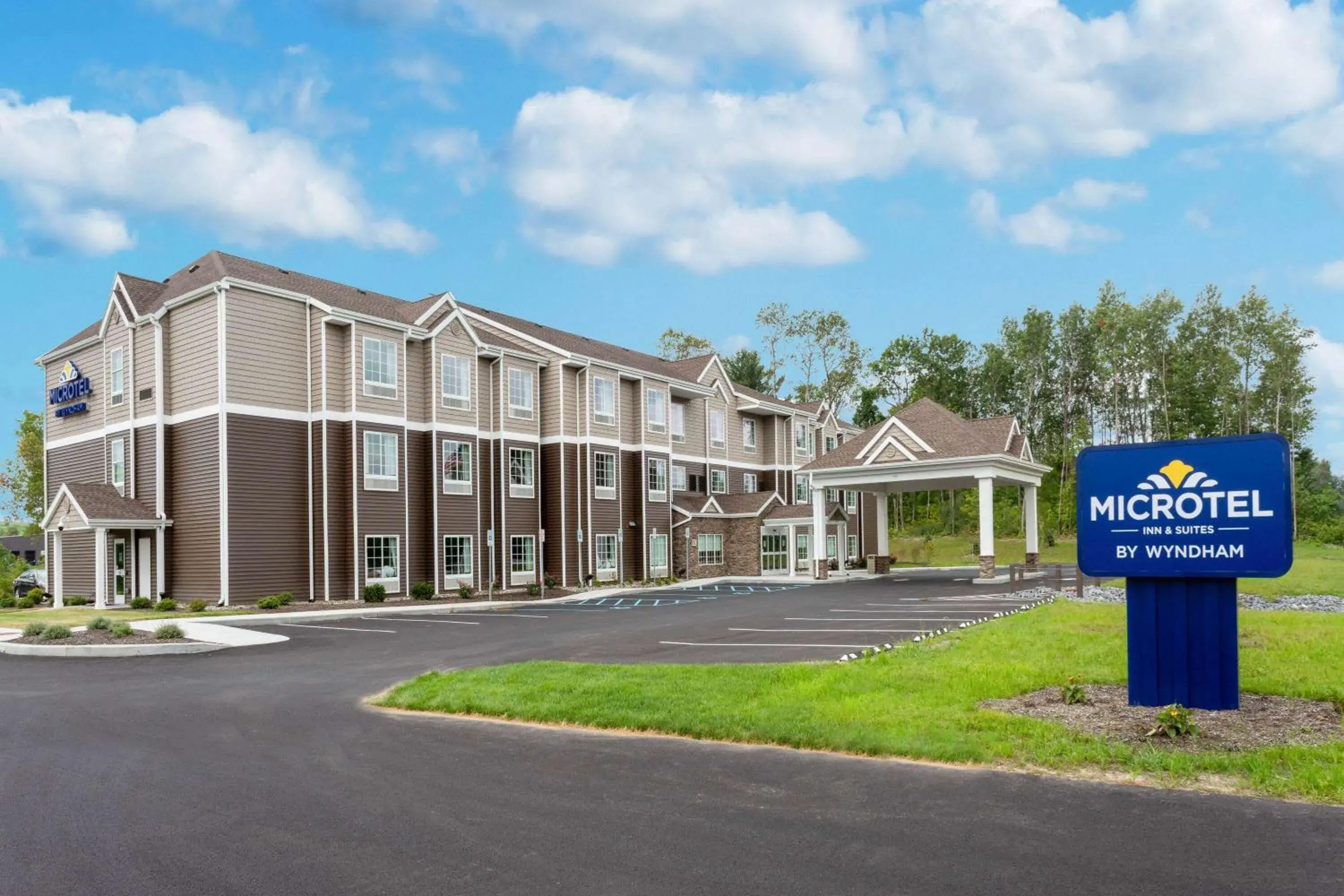 Property building in Microtel Inn & Suites by Wyndham Amsterdam NY Property building in Microtel Inn & Suites by Wyndham Amsterdam NY