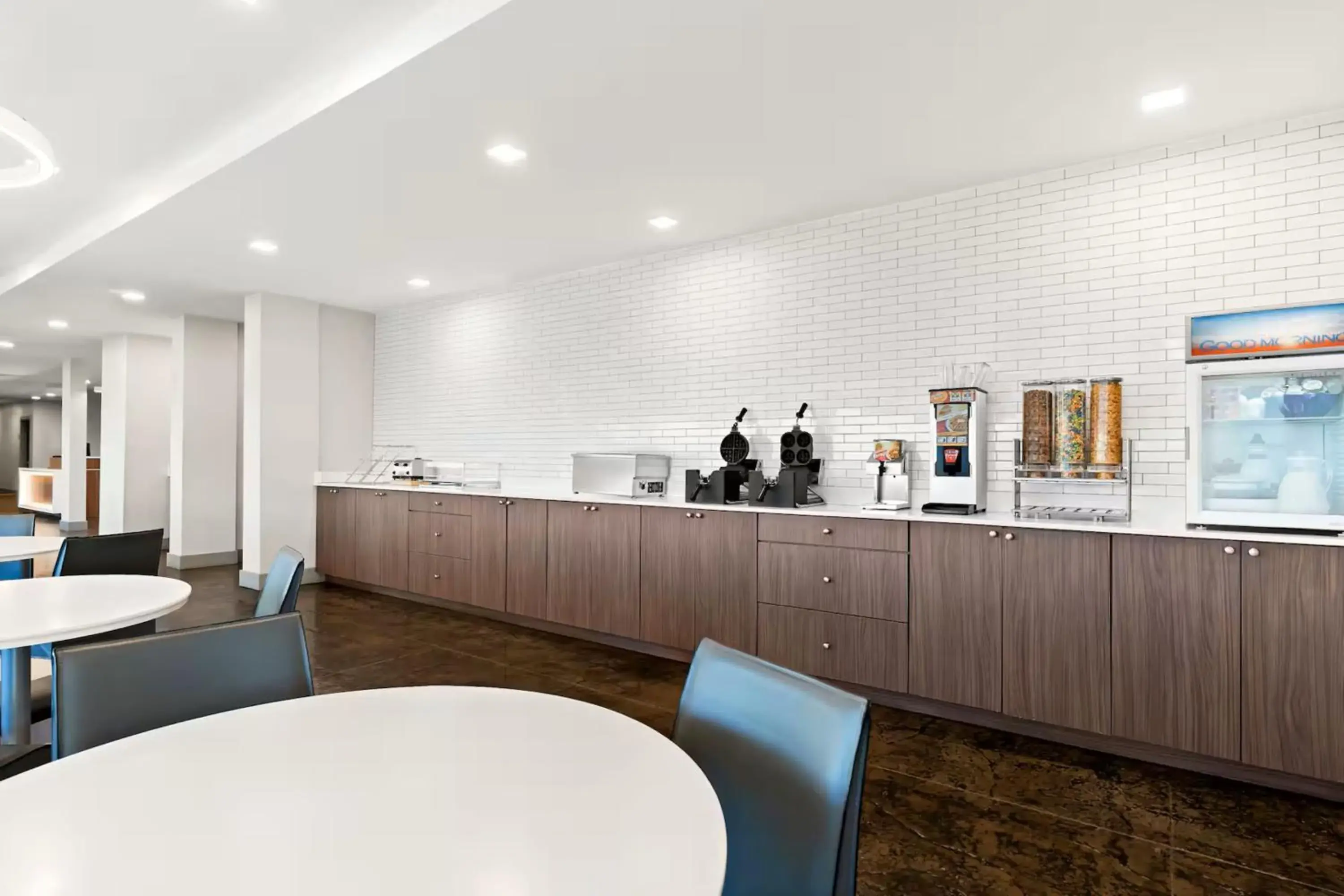 Breakfast in Holiday Inn Express & Suites George - Quincy South by IHG Breakfast in Holiday Inn Express & Suites George - Quincy South by IHG