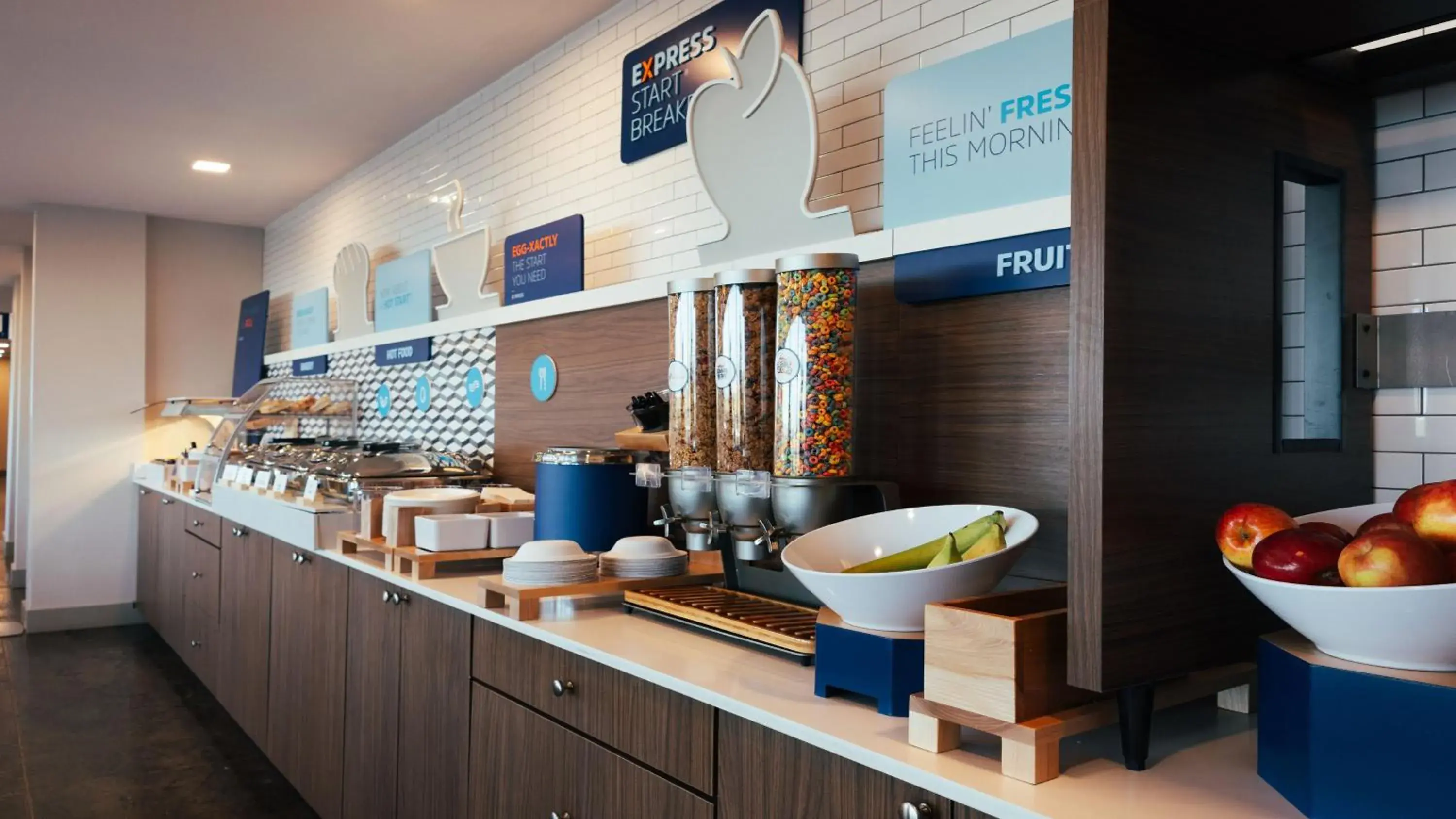 Breakfast in Holiday Inn Express & Suites George - Quincy South by IHG Breakfast in Holiday Inn Express & Suites George - Quincy South by IHG