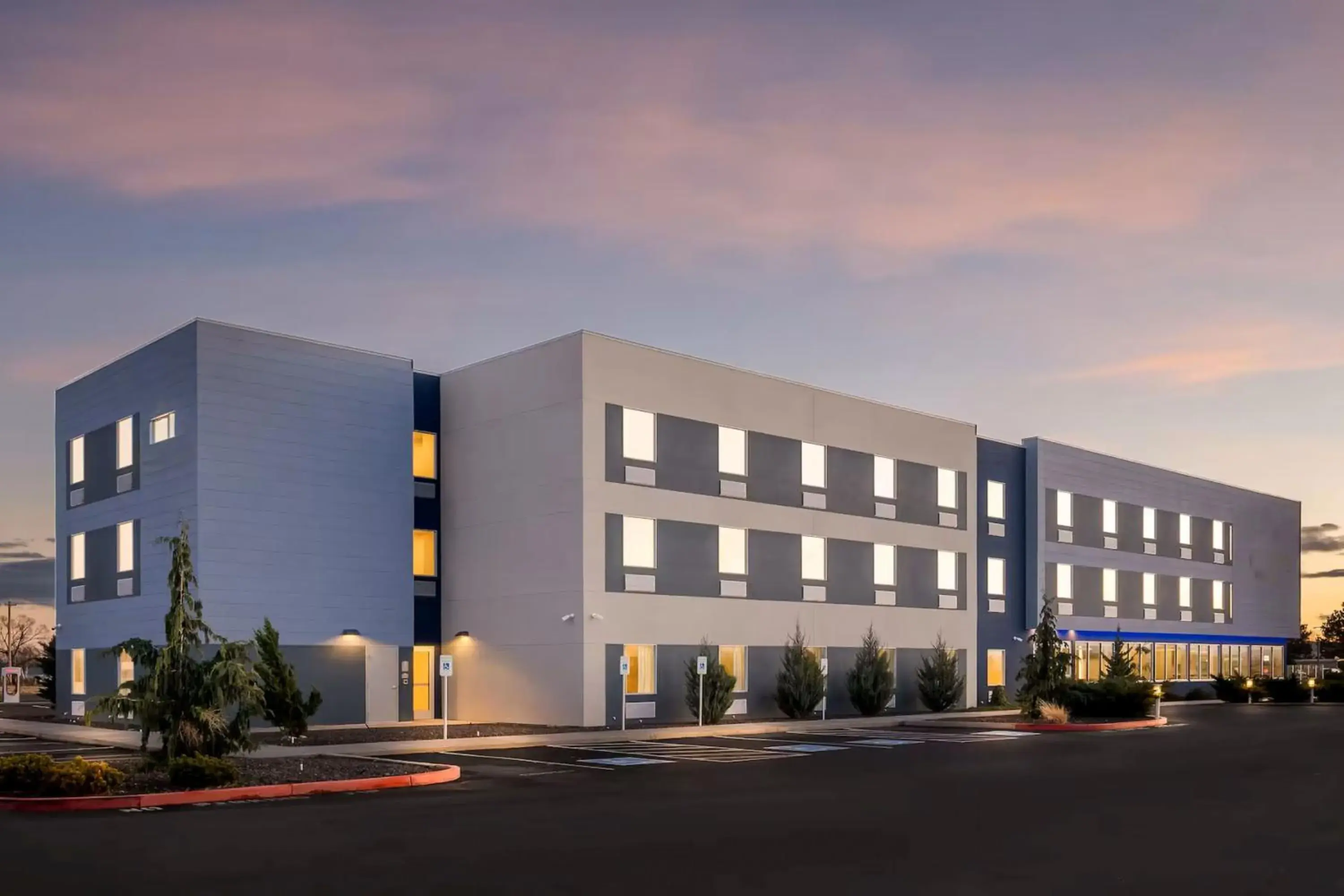 Property building in Holiday Inn Express & Suites George - Quincy South by IHG Property building in Holiday Inn Express & Suites George - Quincy South by IHG
