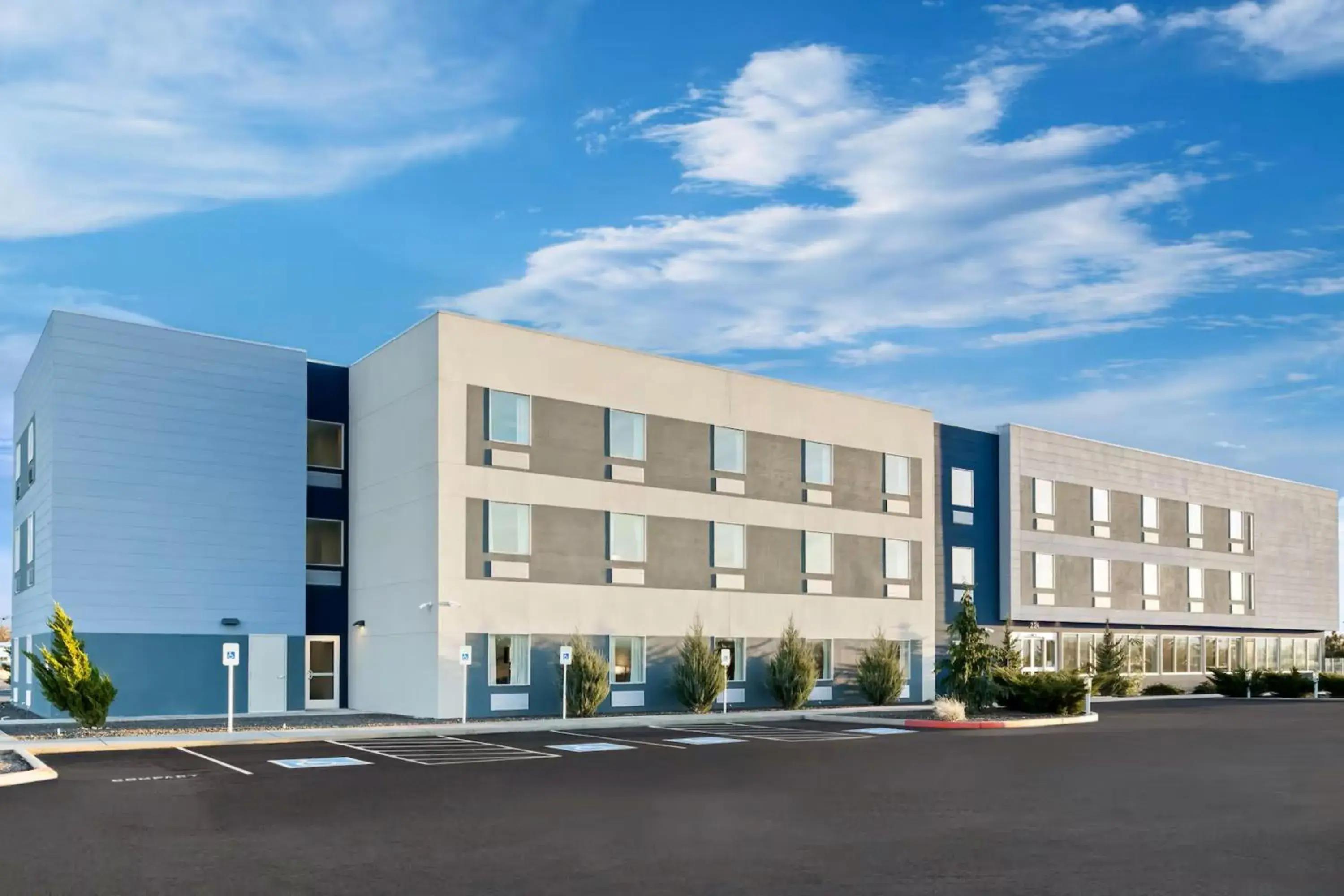 Property building in Holiday Inn Express & Suites George - Quincy South by IHG Property building in Holiday Inn Express & Suites George - Quincy South by IHG