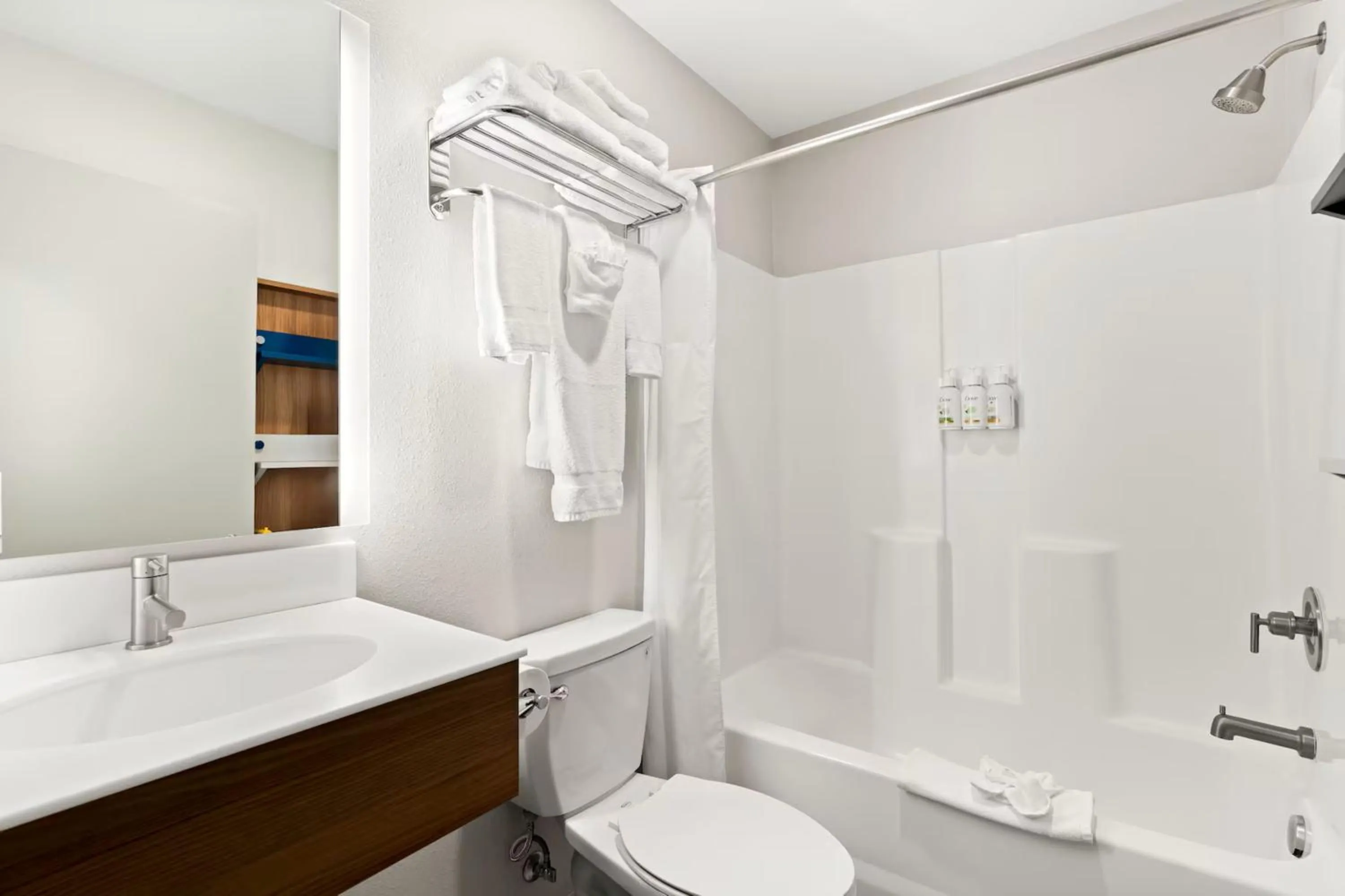 Bathroom in Holiday Inn Express & Suites George - Quincy South by IHG
