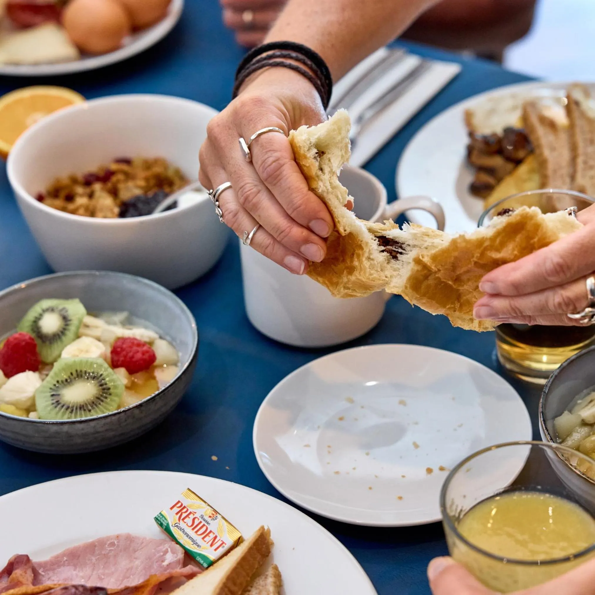 Breakfast in Hôtel Les Grangettes