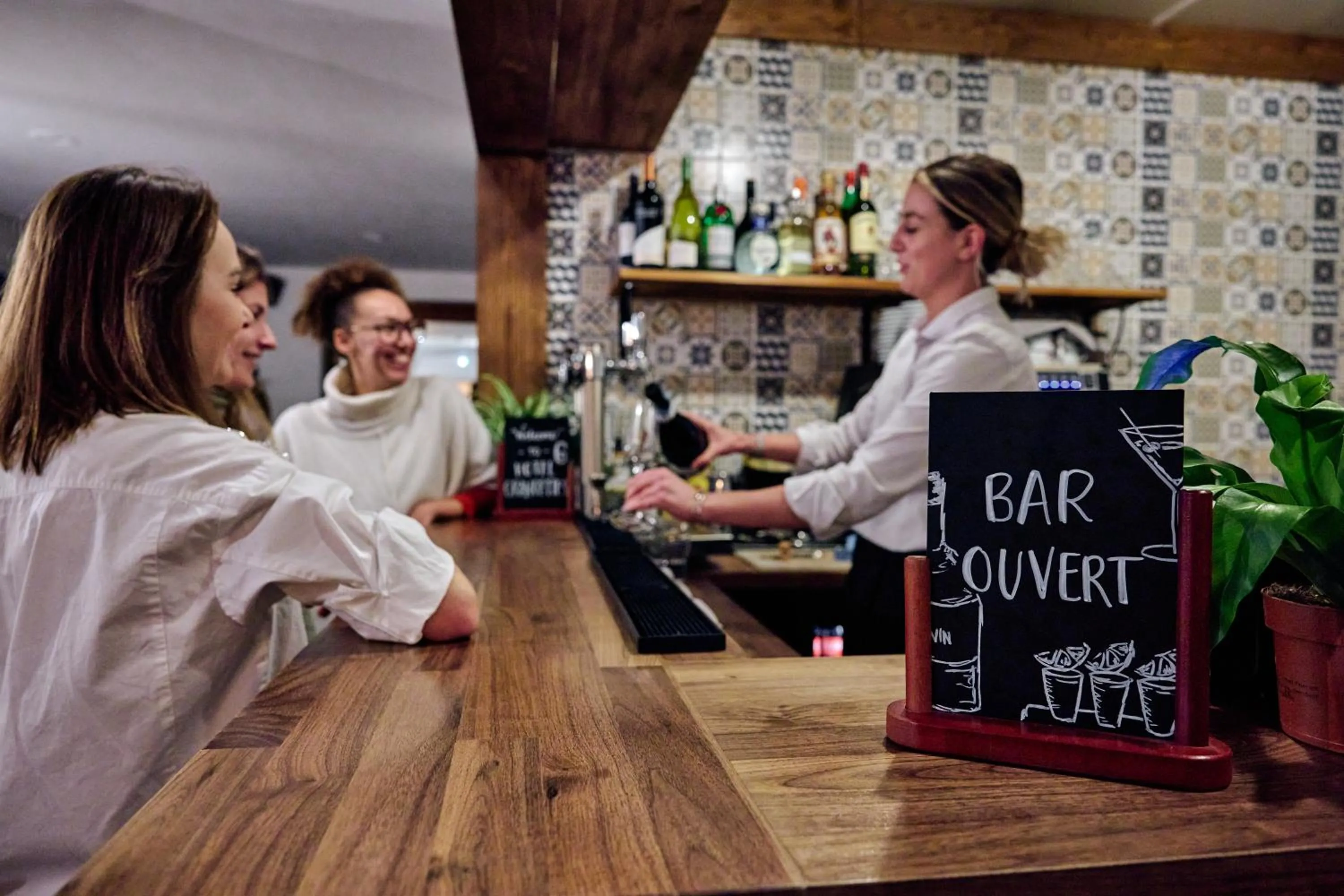 Restaurant/places to eat in Hôtel Les Grangettes