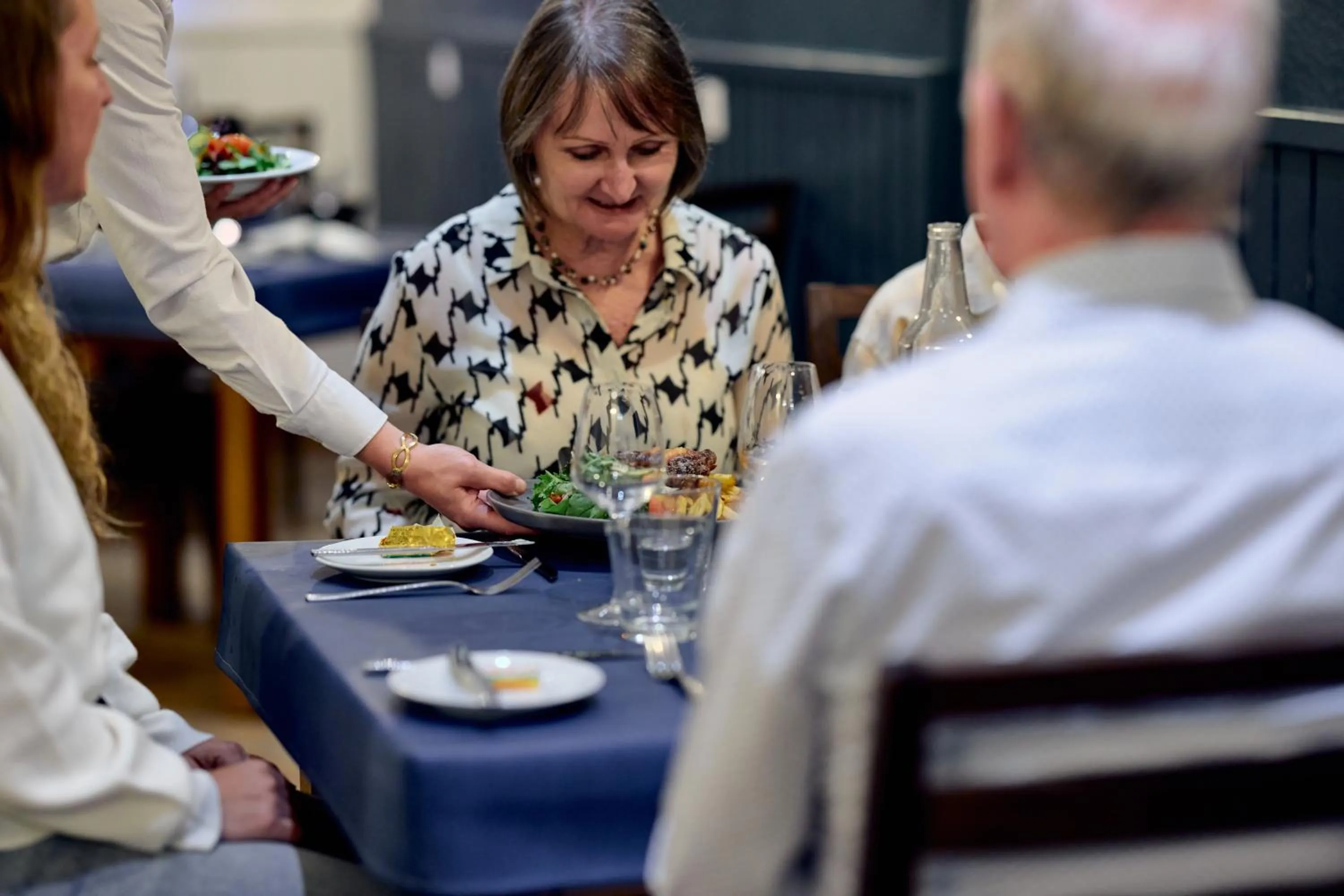 Restaurant/places to eat in Hôtel Les Grangettes