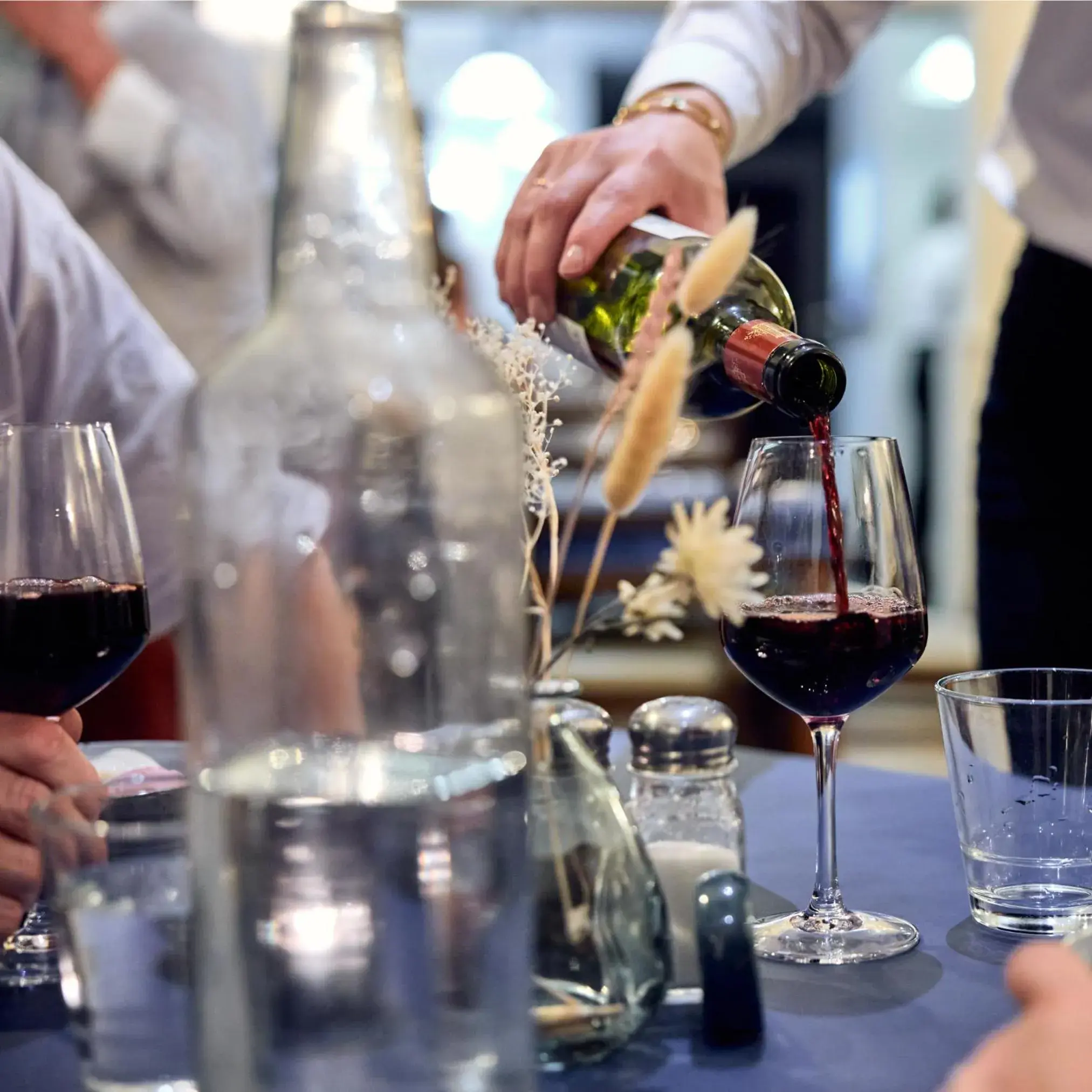 Restaurant/places to eat in Hôtel Les Grangettes Restaurant/places to eat in Hôtel Les Grangettes