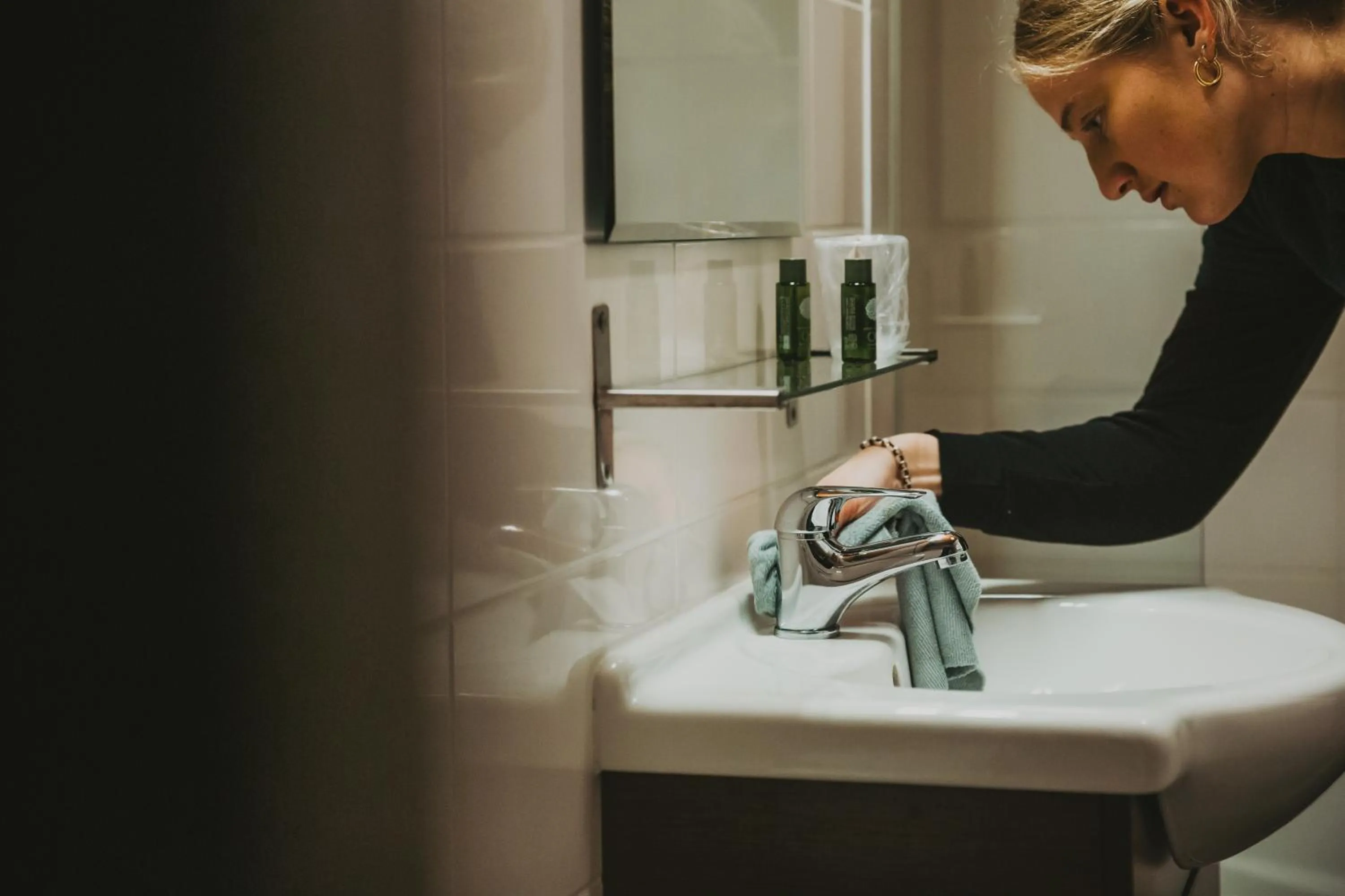 Bathroom in Hôtel Les Grangettes
