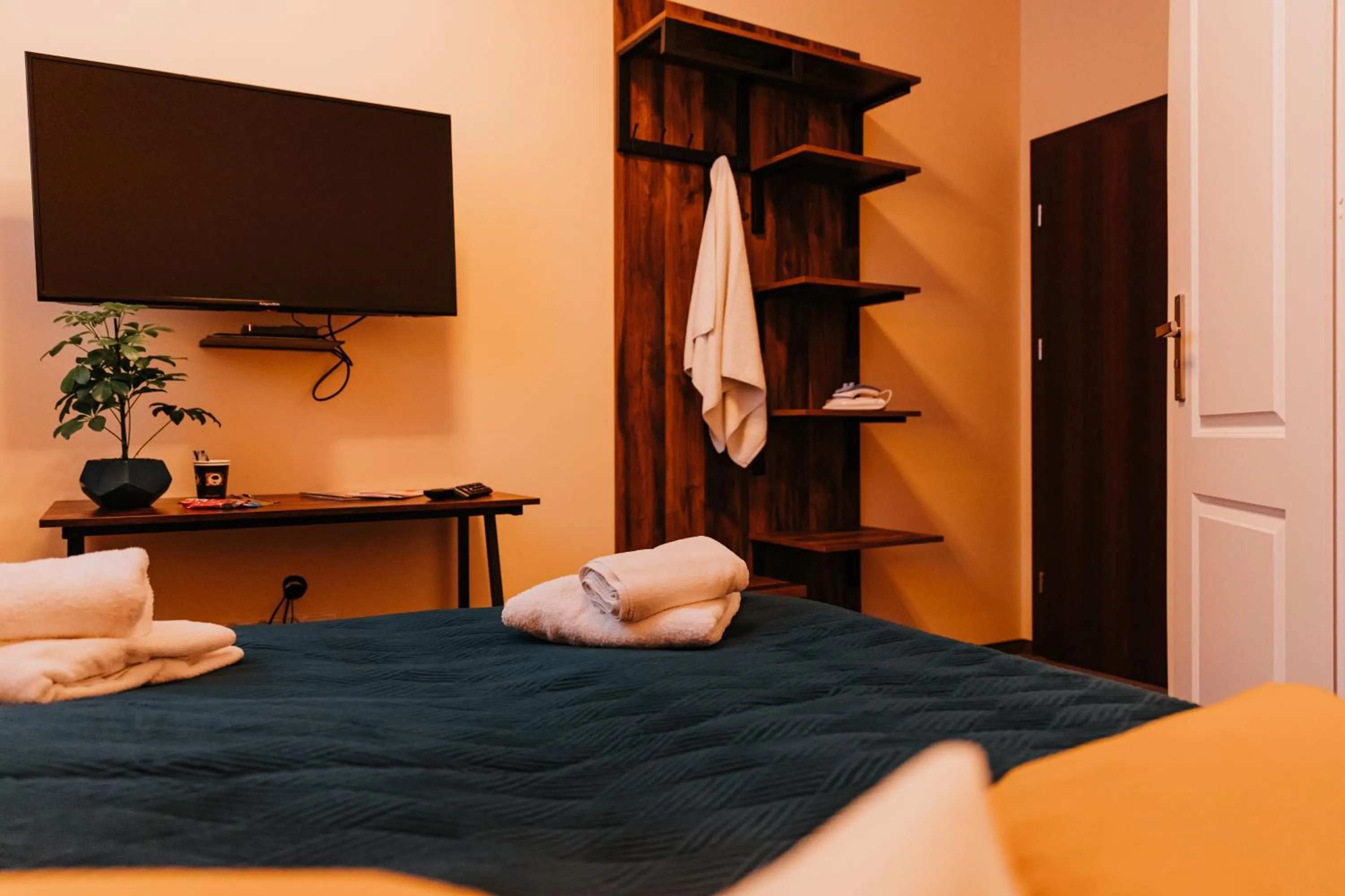 Photo of the whole room, Bed in Kamieniczka Palladium