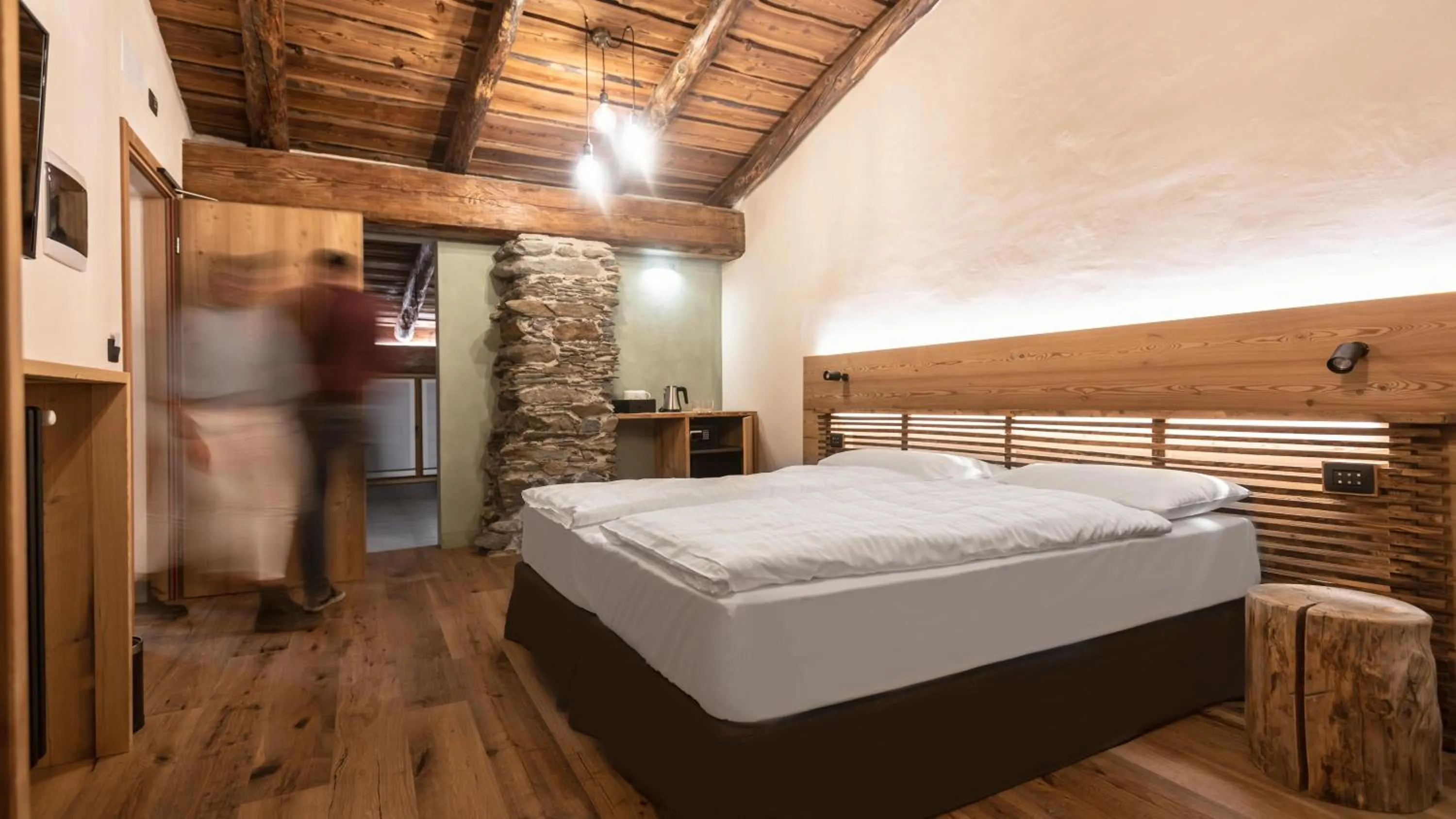 Photo of the whole room, Bed in Curt di Clement Eco Mobility Hotel