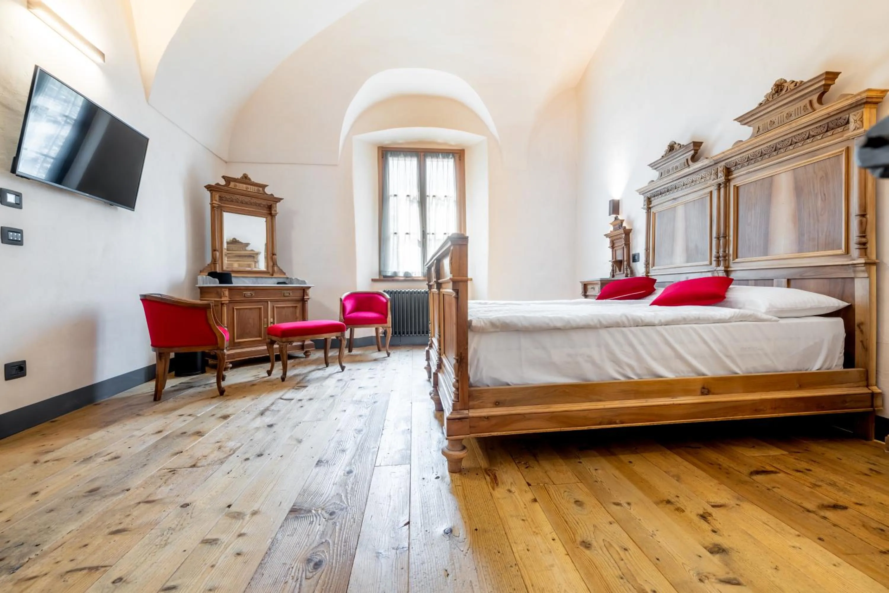 Photo of the whole room, Bed in Curt di Clement Eco Mobility Hotel