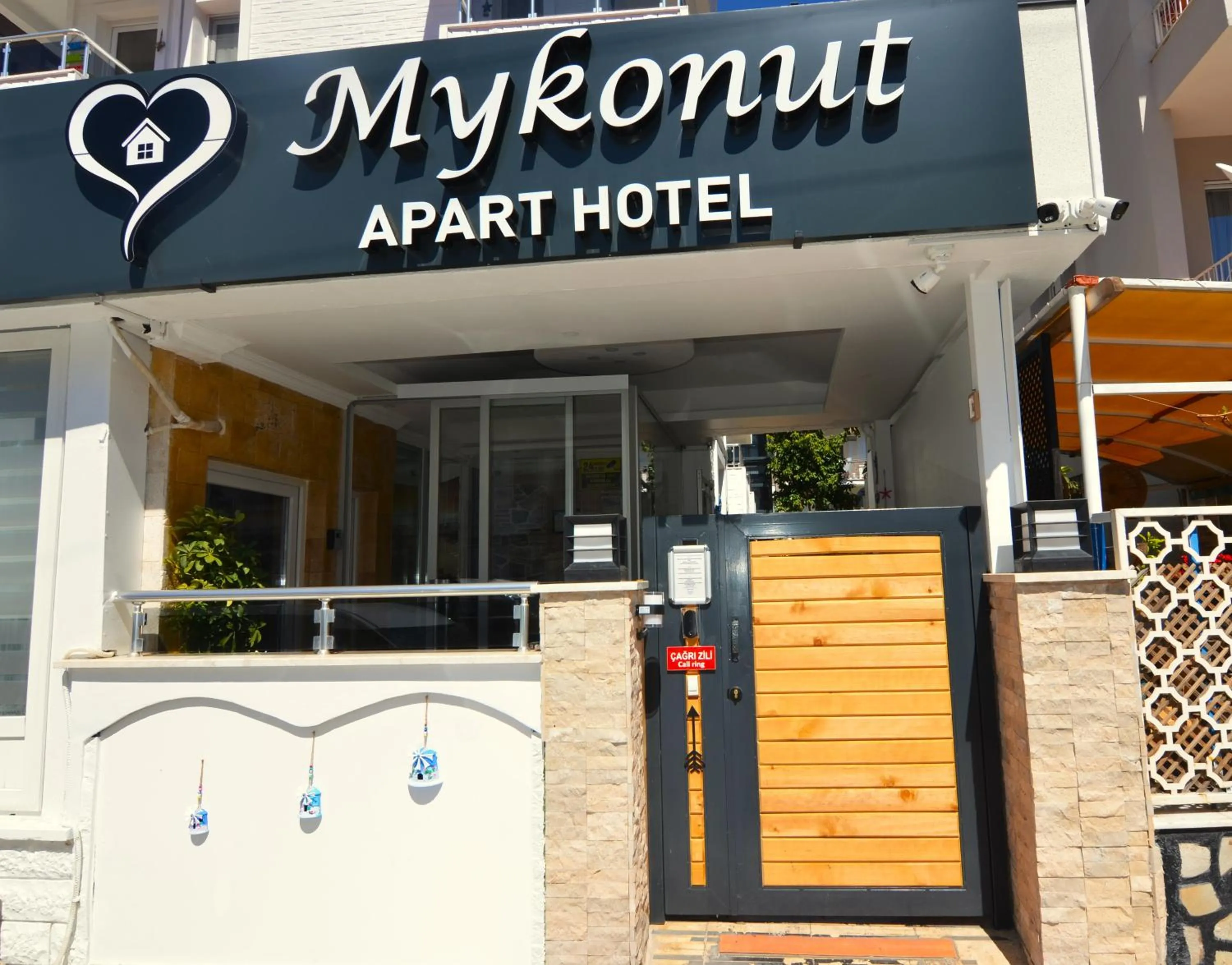 Facade/entrance in Mykonut Apart Hotel