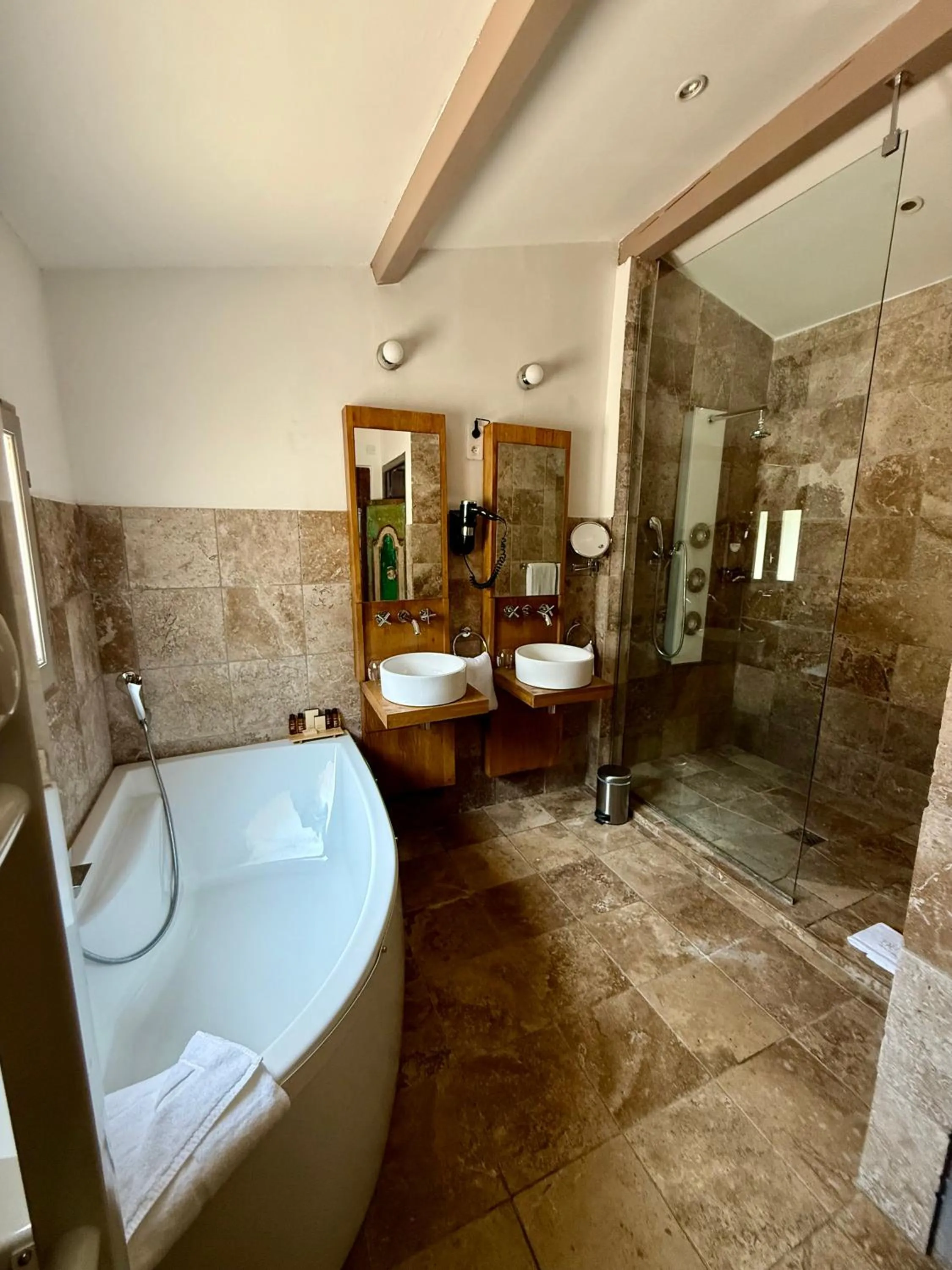 Shower in La Villa Dune, Hôtel & Spa