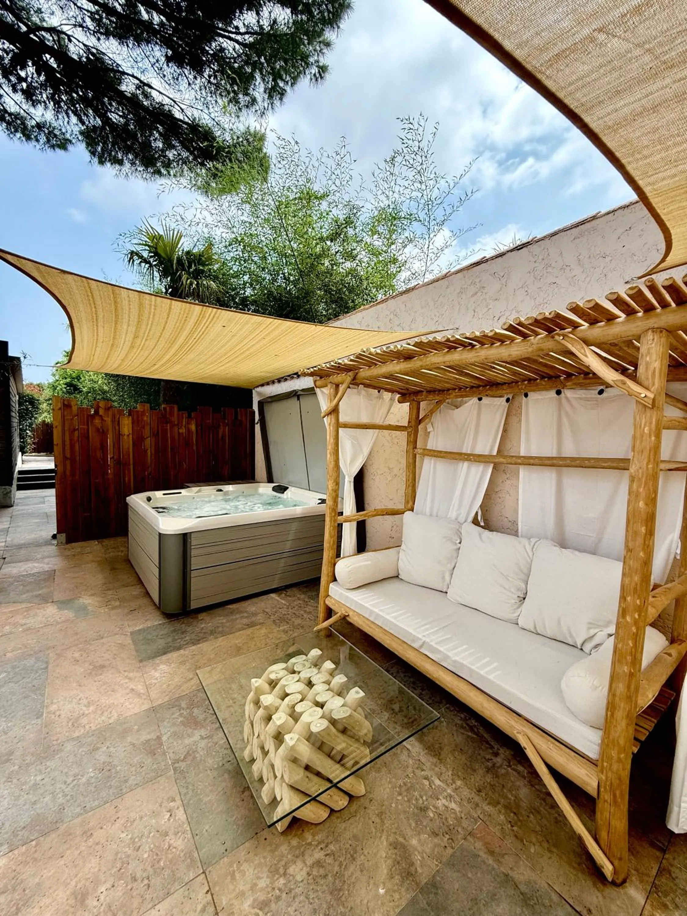 Patio in La Villa Dune, Hôtel & Spa