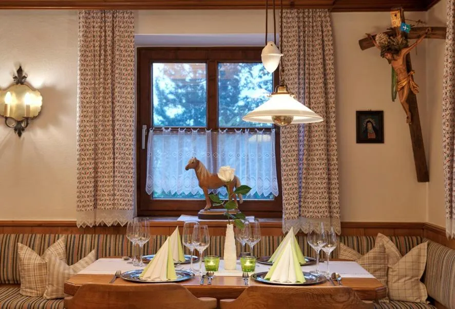 Restaurant/places to eat in Haflingerhof