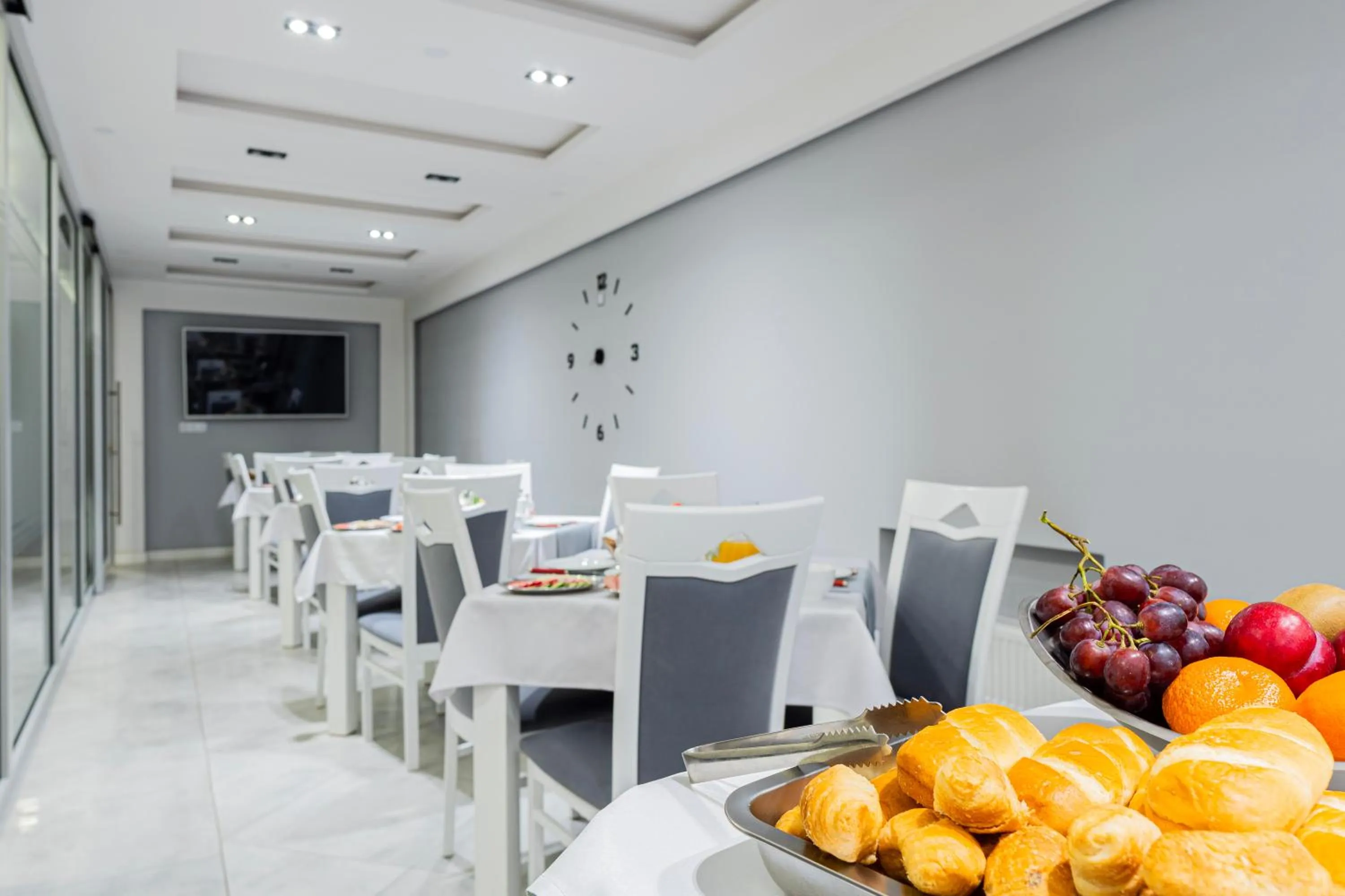 Food in Kamienica Pod Neptunem - Rynek Puck - Śniadanie w cenie - 200m do Molo