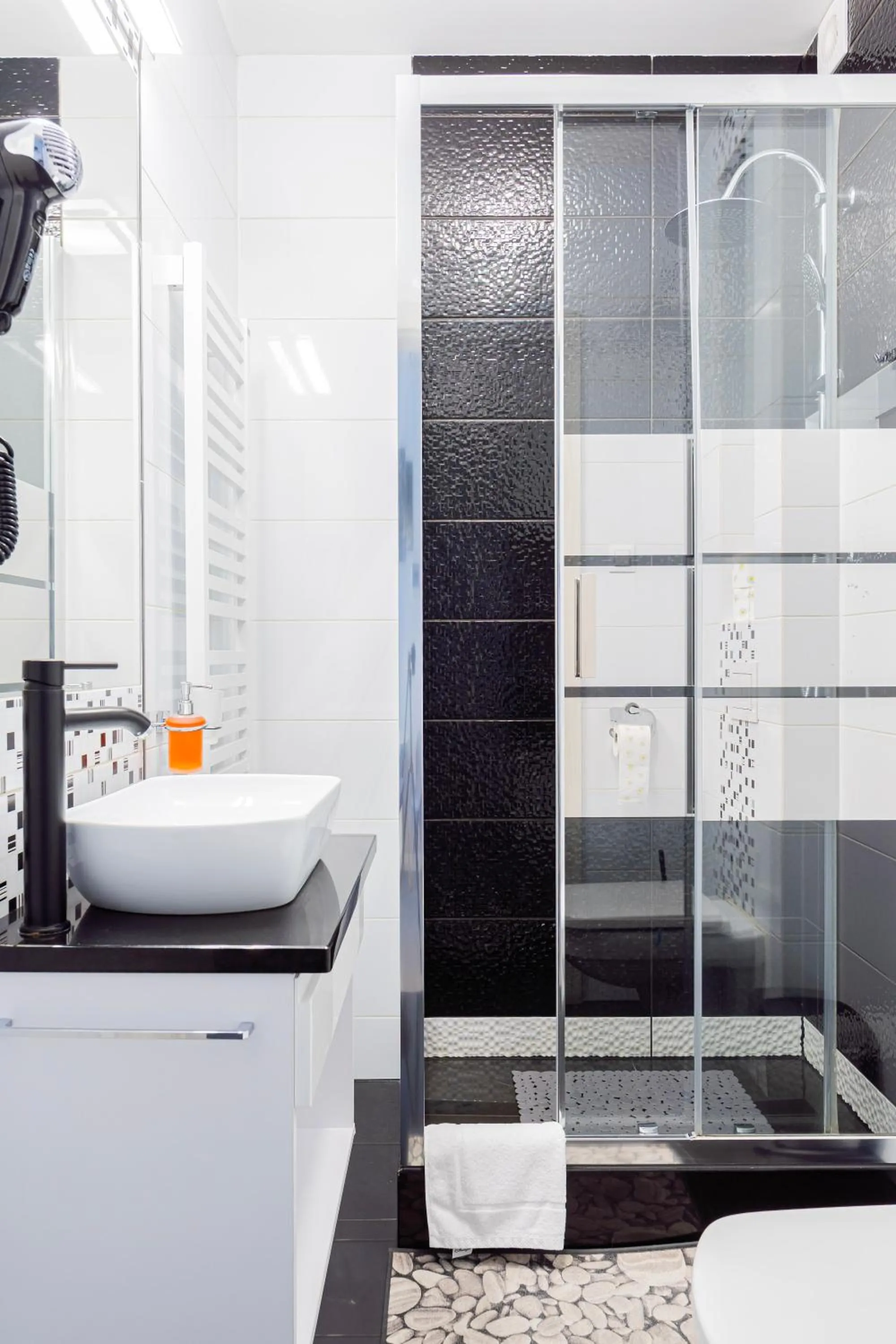 Shower in Kamienica Pod Neptunem - Rynek Puck - Śniadanie w cenie - 200m do Molo