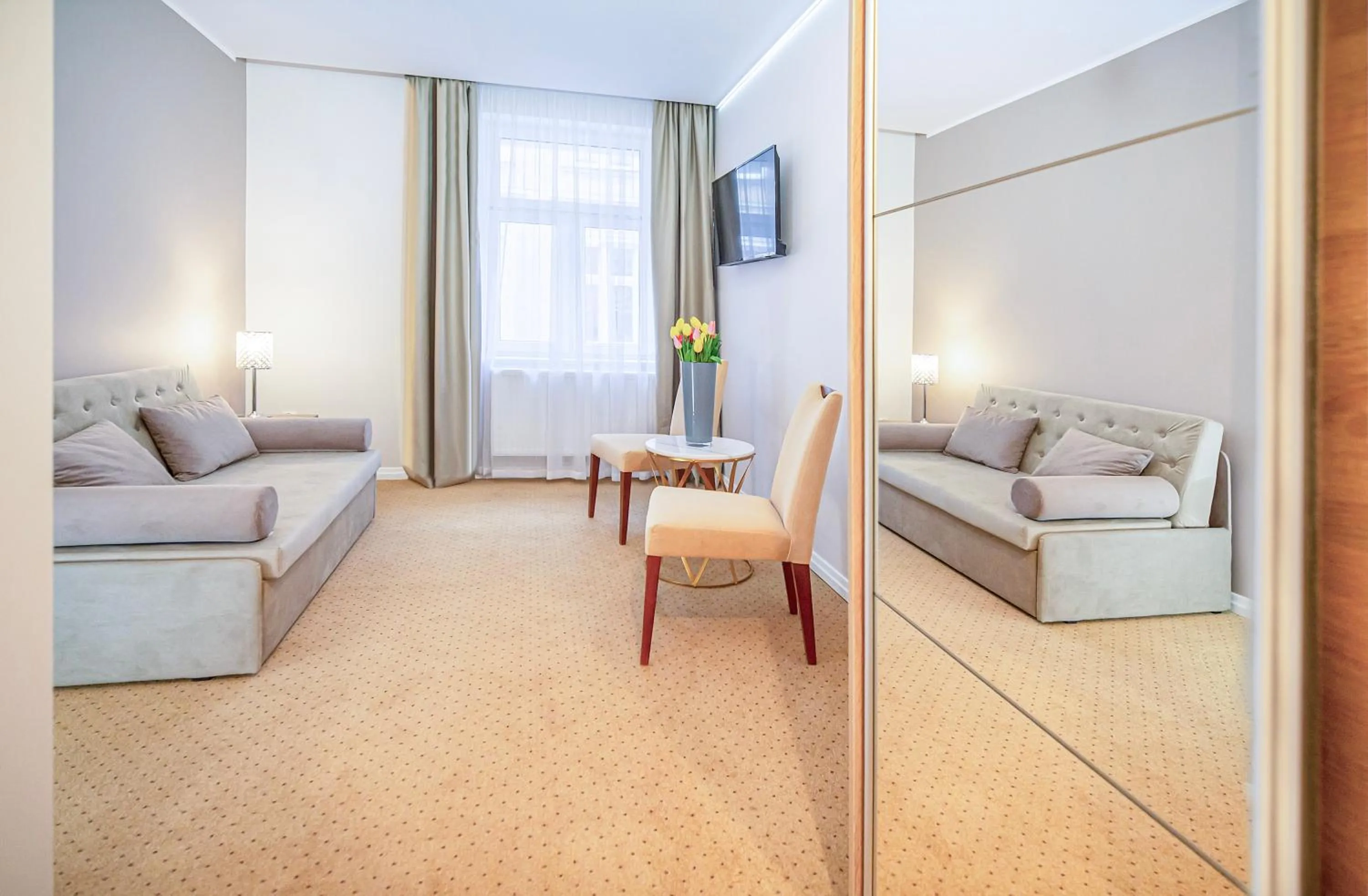 Bed in Kamienica Pod Neptunem - Rynek Puck - Śniadanie w cenie - 200m do Molo