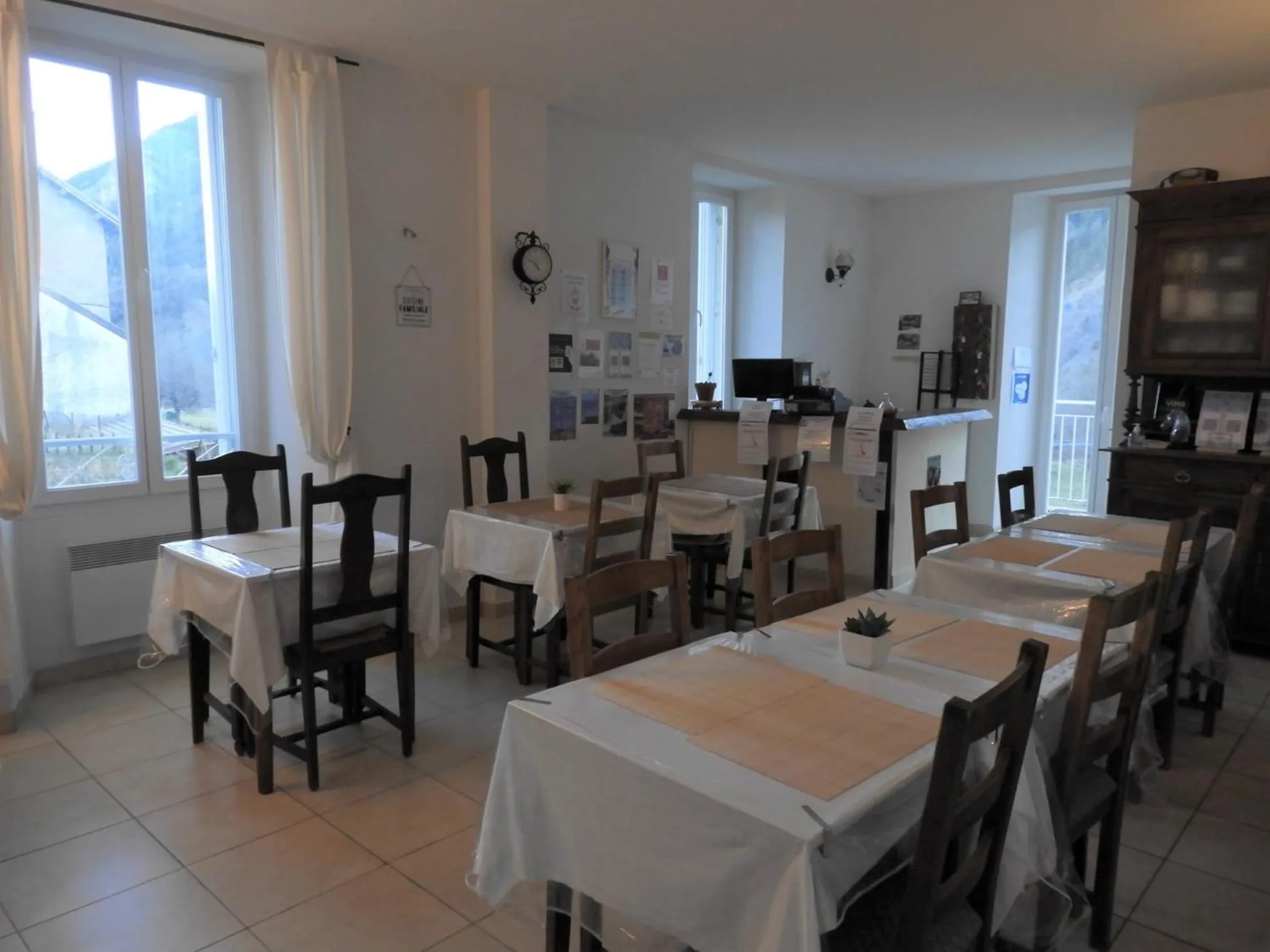 Restaurant/places to eat in Le Relais des Cavaliers