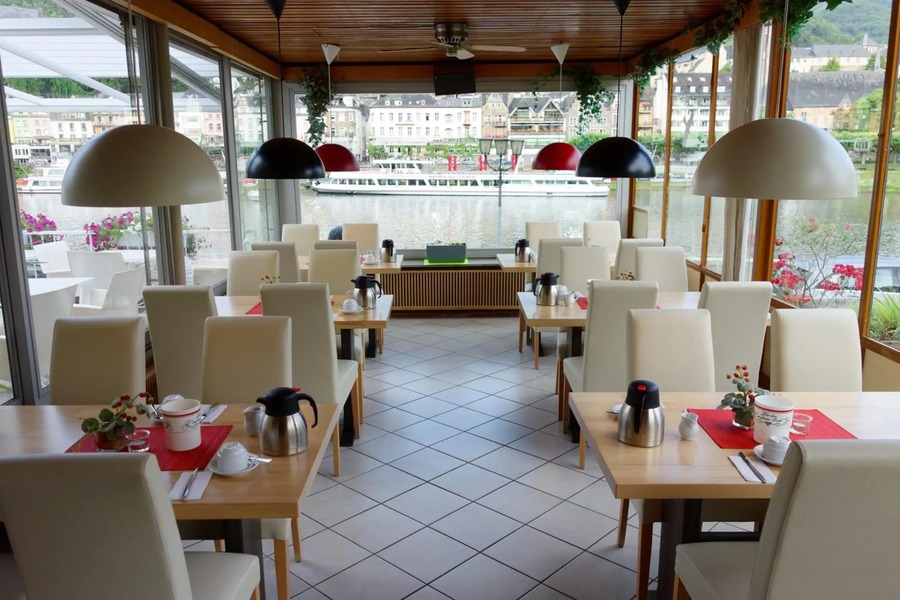 Restaurant/places to eat in Hotel Haus Sonnschein Restaurant/places to eat in Hotel Haus Sonnschein