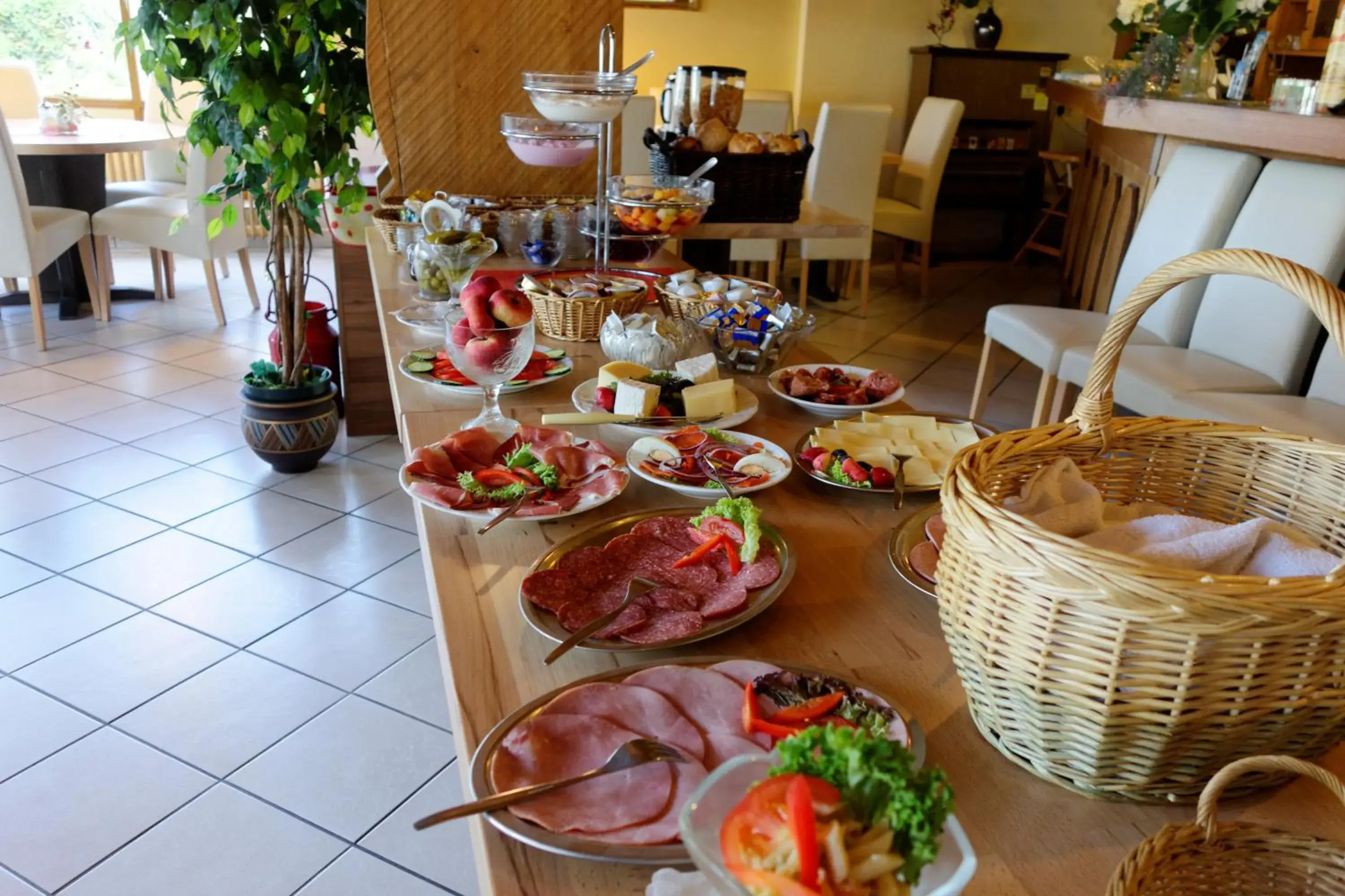 Restaurant/places to eat in Hotel Haus Sonnschein Restaurant/places to eat in Hotel Haus Sonnschein