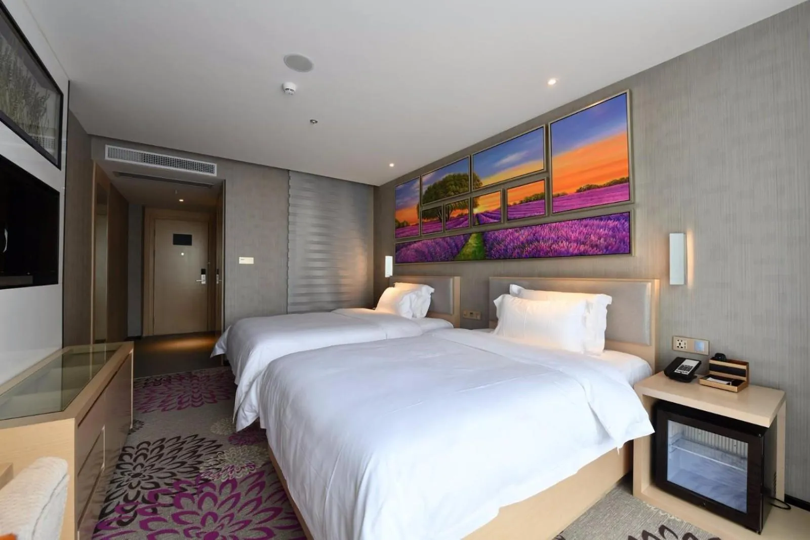Bed in Lavande Hotel Huizhou High-speed Railway South Station Wanlian Square