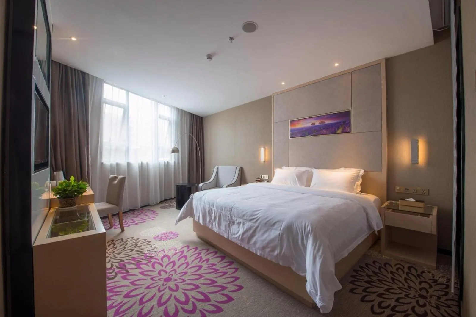Bed in Lavande Hotel Huizhou High-speed Railway South Station Wanlian Square