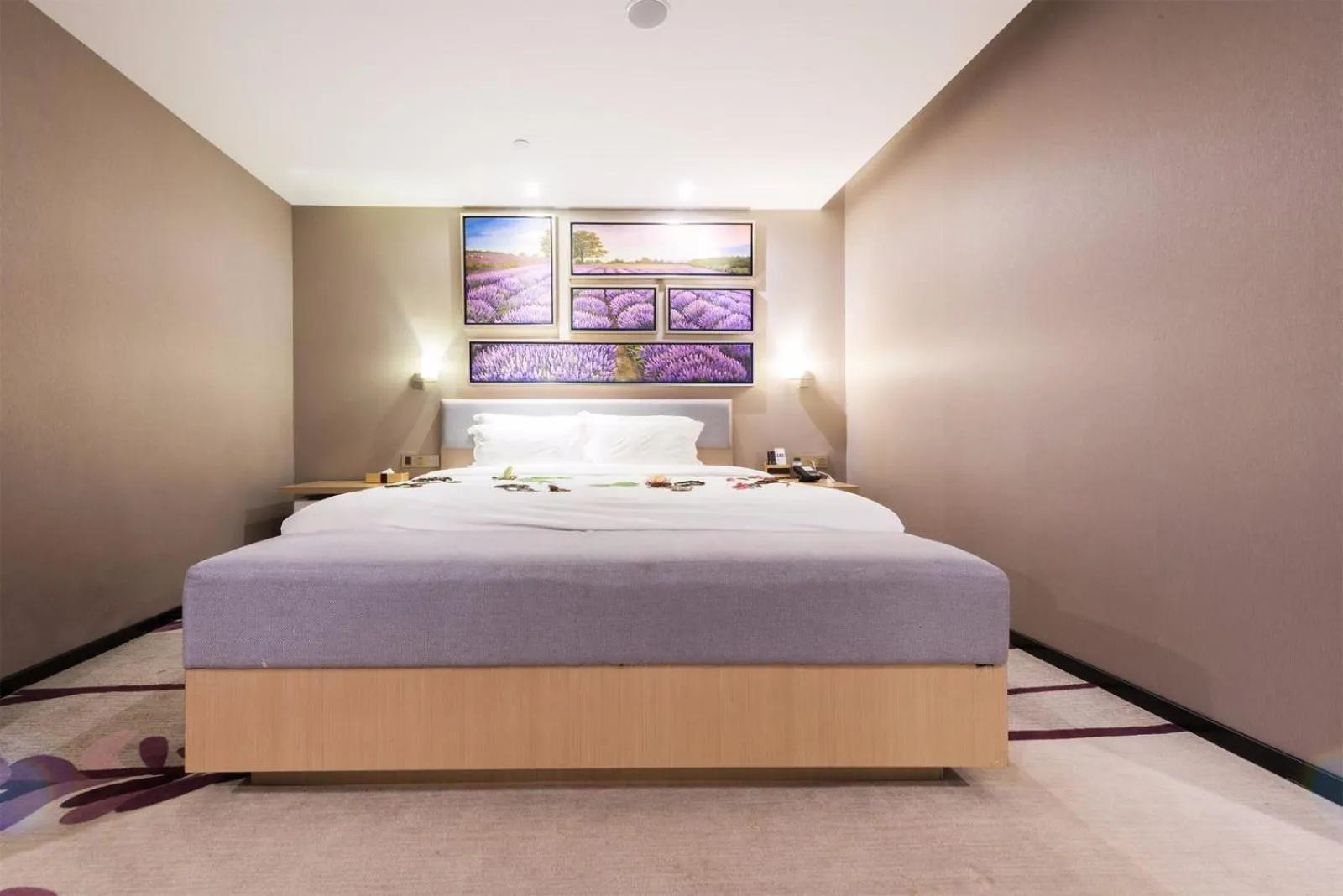 Bed in Lavande Hotel HeYuan Wanlong City