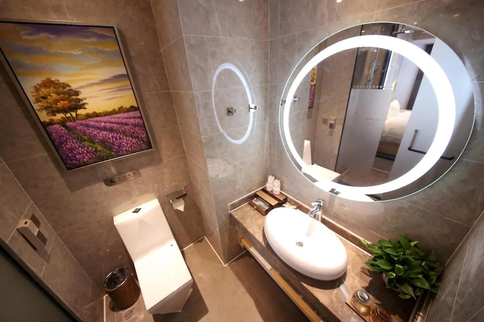 Lavande Hotel Heyuan Zijin