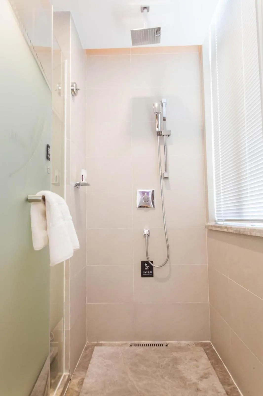 Lavande Hotel Puning International Commodity Mall