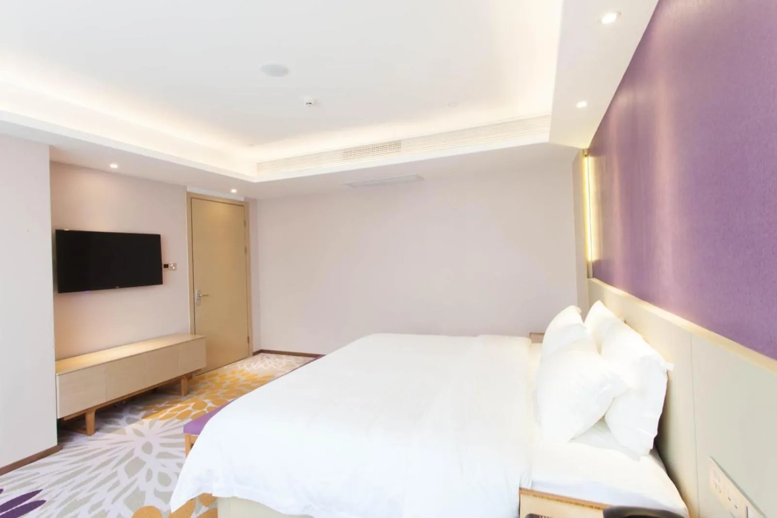 Bed in Lavande Hotel Puning International Commodity Mall