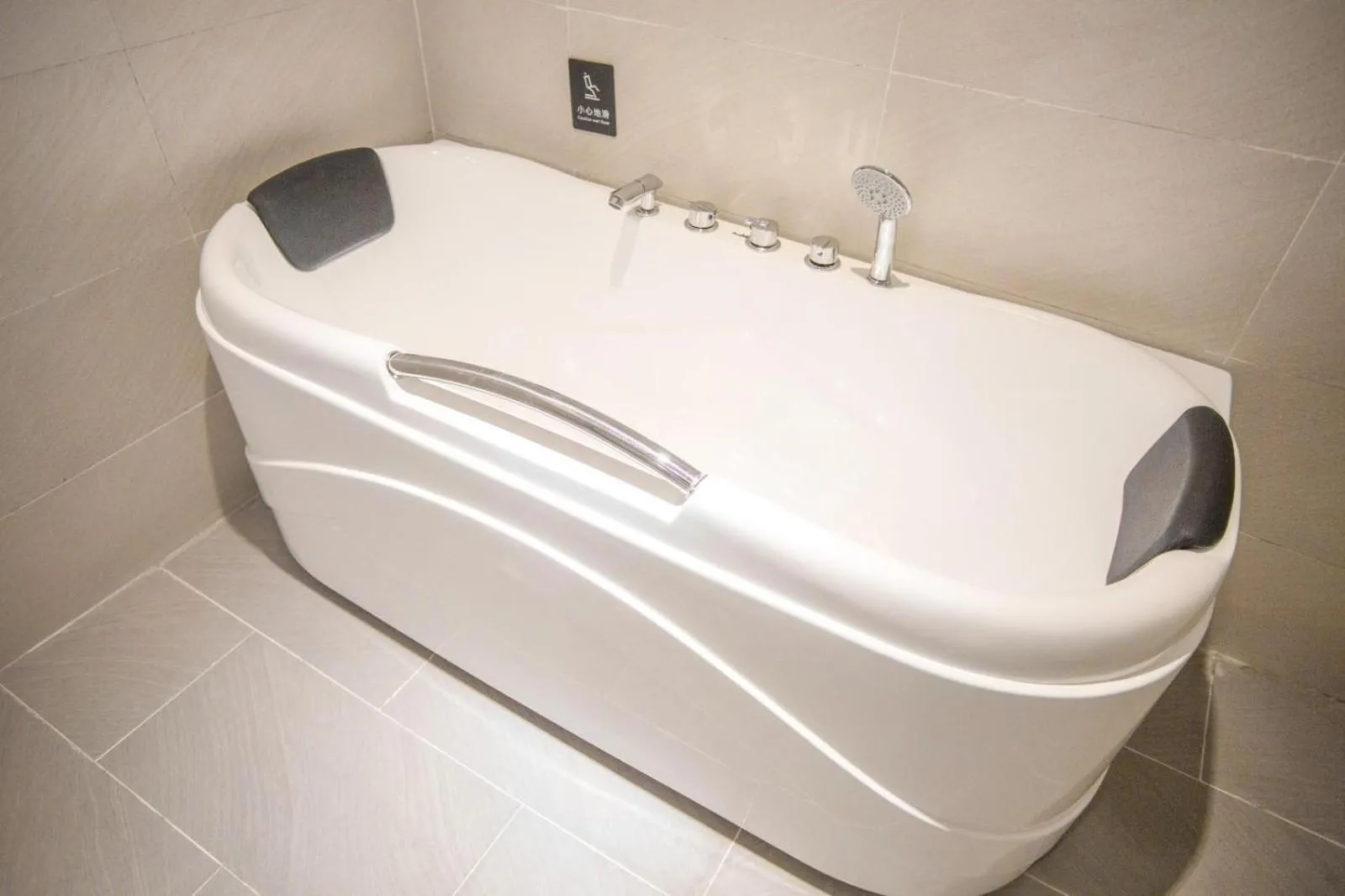 Lavande Hotel Changji Changning Road