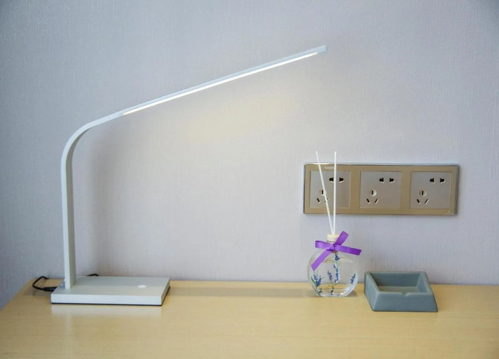 Lavande Hotel Neijiang High-speed Railway Station Peace Plaza