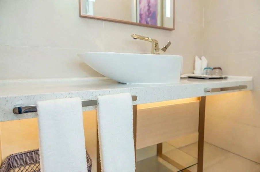 Lavande Hotel Neijiang High-speed Railway Station Peace Plaza