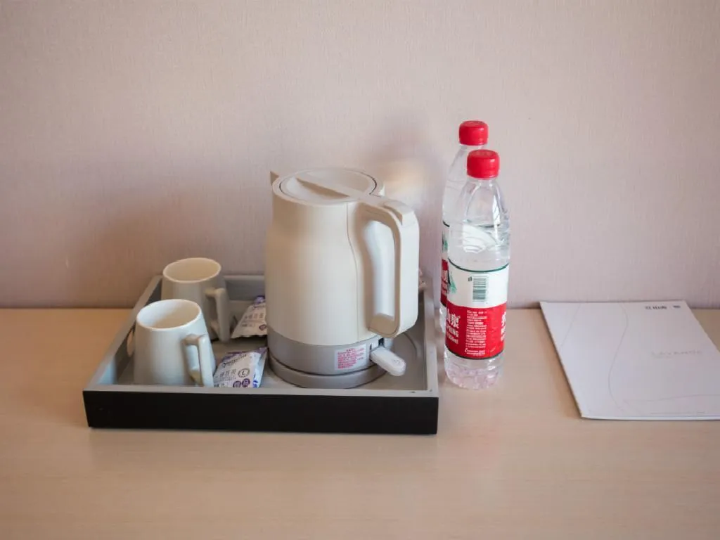 Lavande Hotel Korla city government swan lake