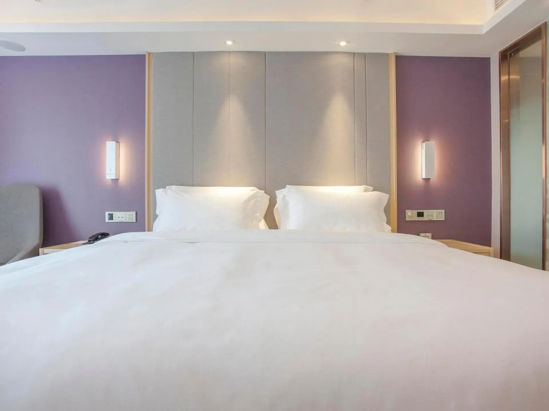 Bed in Lavande Hotel Zigong Tanmulin Lantern Park Bed in Lavande Hotel Zigong Tanmulin Lantern Park