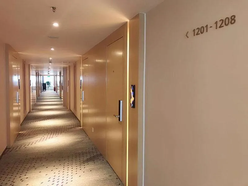 Lavande Hotel Zigong Tanmulin Lantern Park