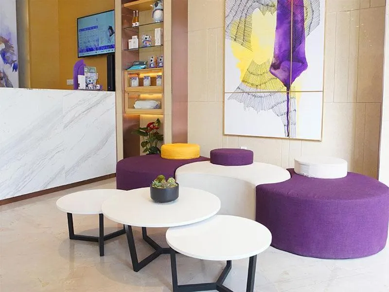 Lavande Hotel Zigong Tanmulin Lantern Park