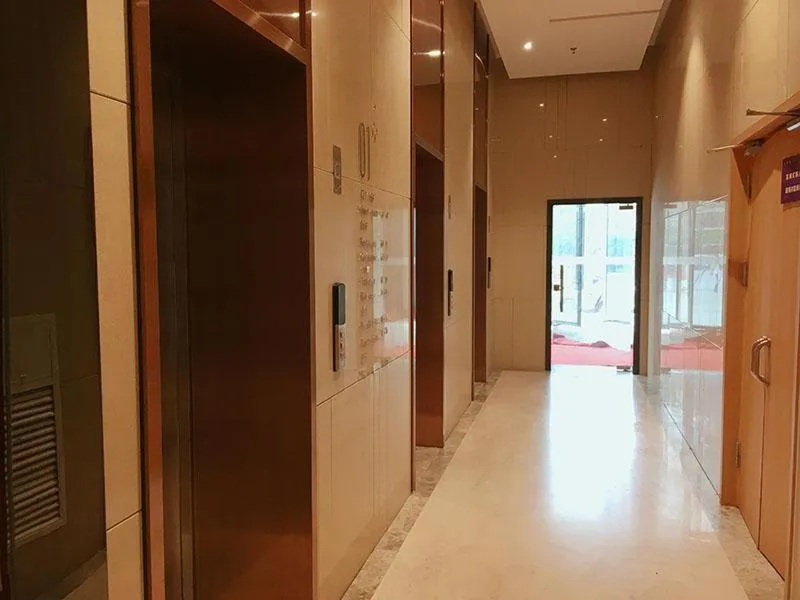 Lavande Hotel Zigong Tanmulin Lantern Park